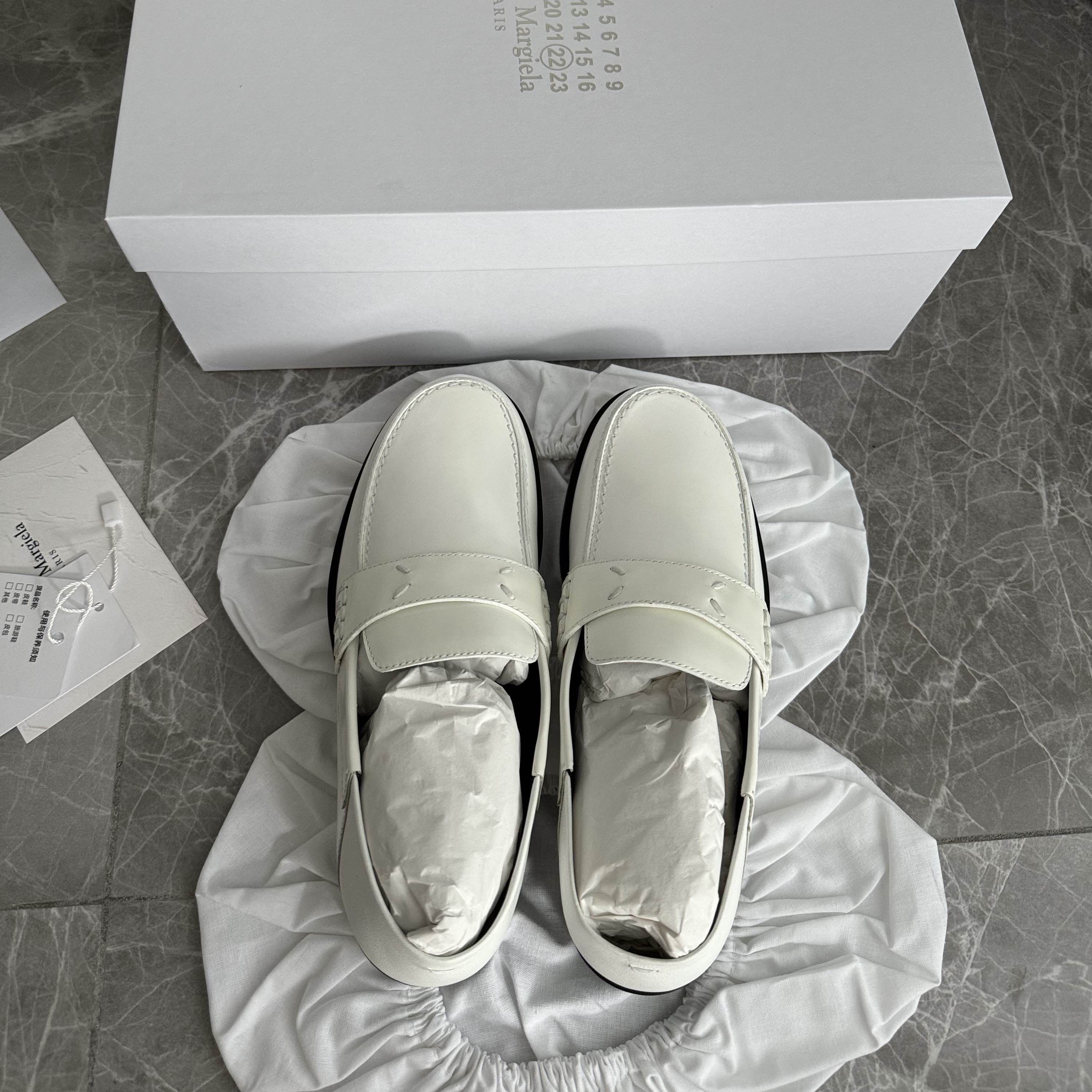 Maison Margiela Maison Margiela White Replica Loafers Size 36 Size US 6 / IT 36 - 9 Thumbnail