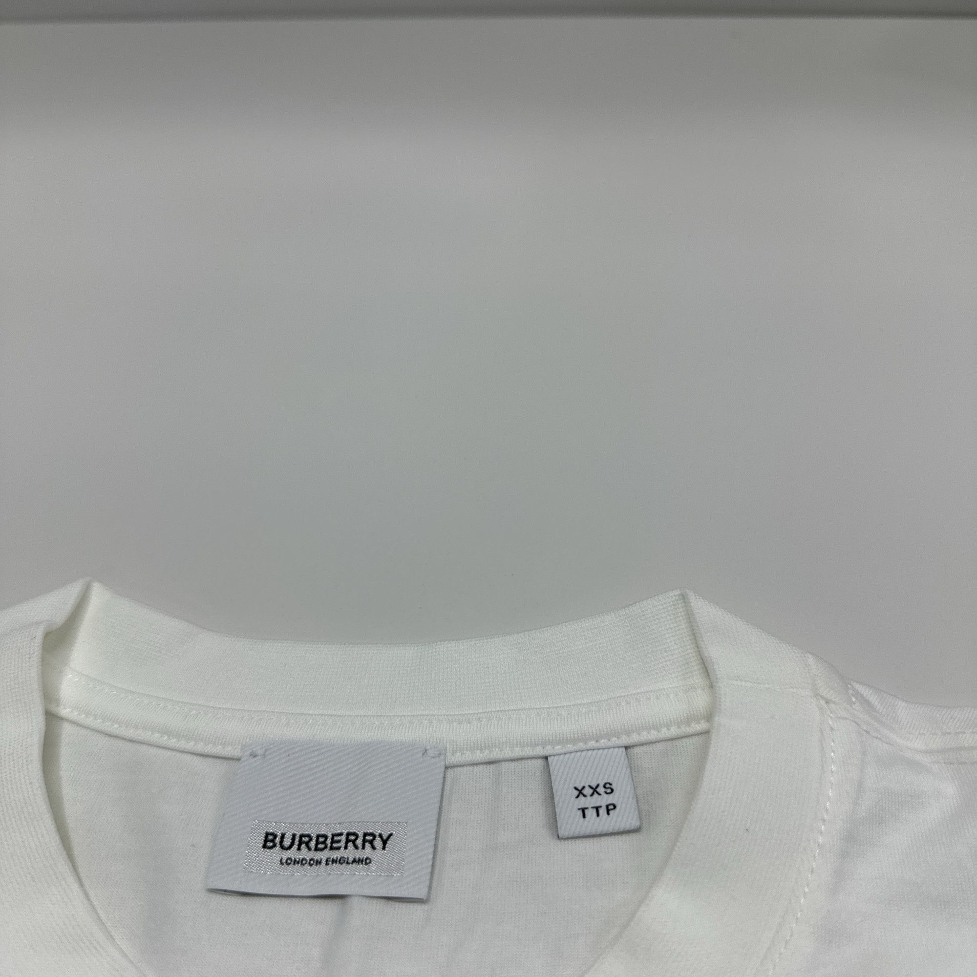 Burberry Burberry Check Pocket T-Shirt Size XXS Size XXS / US 00 / IT 34 - 3 Thumbnail