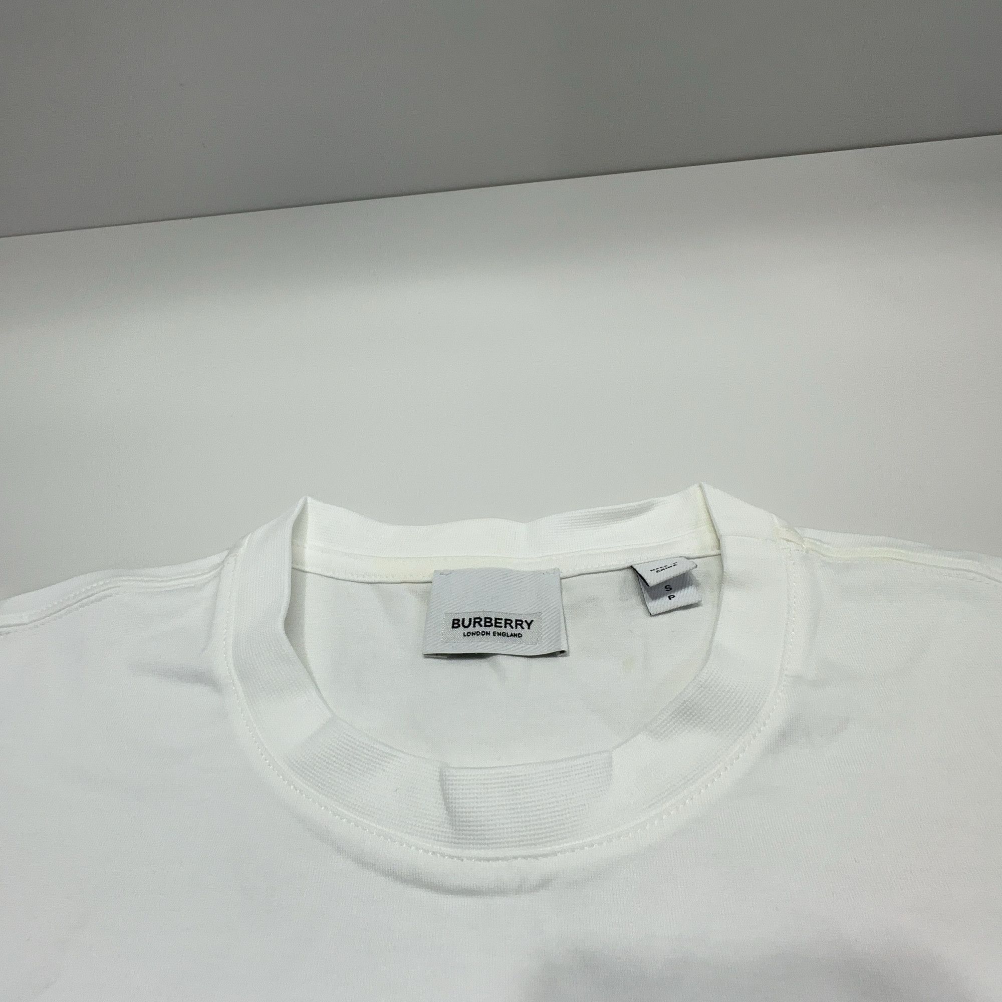 Burberry Burberry Check Pocket T-Shirt Size S Size S / US 4 / IT 40 - 5 Thumbnail