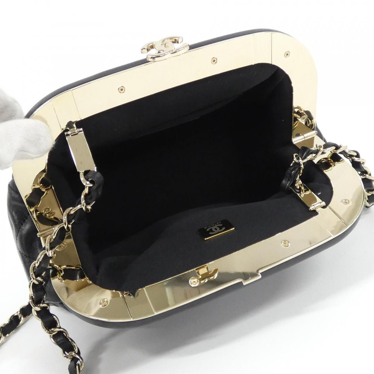 Chanel Chanel Chanel Lambskin Shoulder Bag Leather Shoulder Bag AS4717 DUTY FREE for USA Size ONE SIZE - 7 Thumbnail