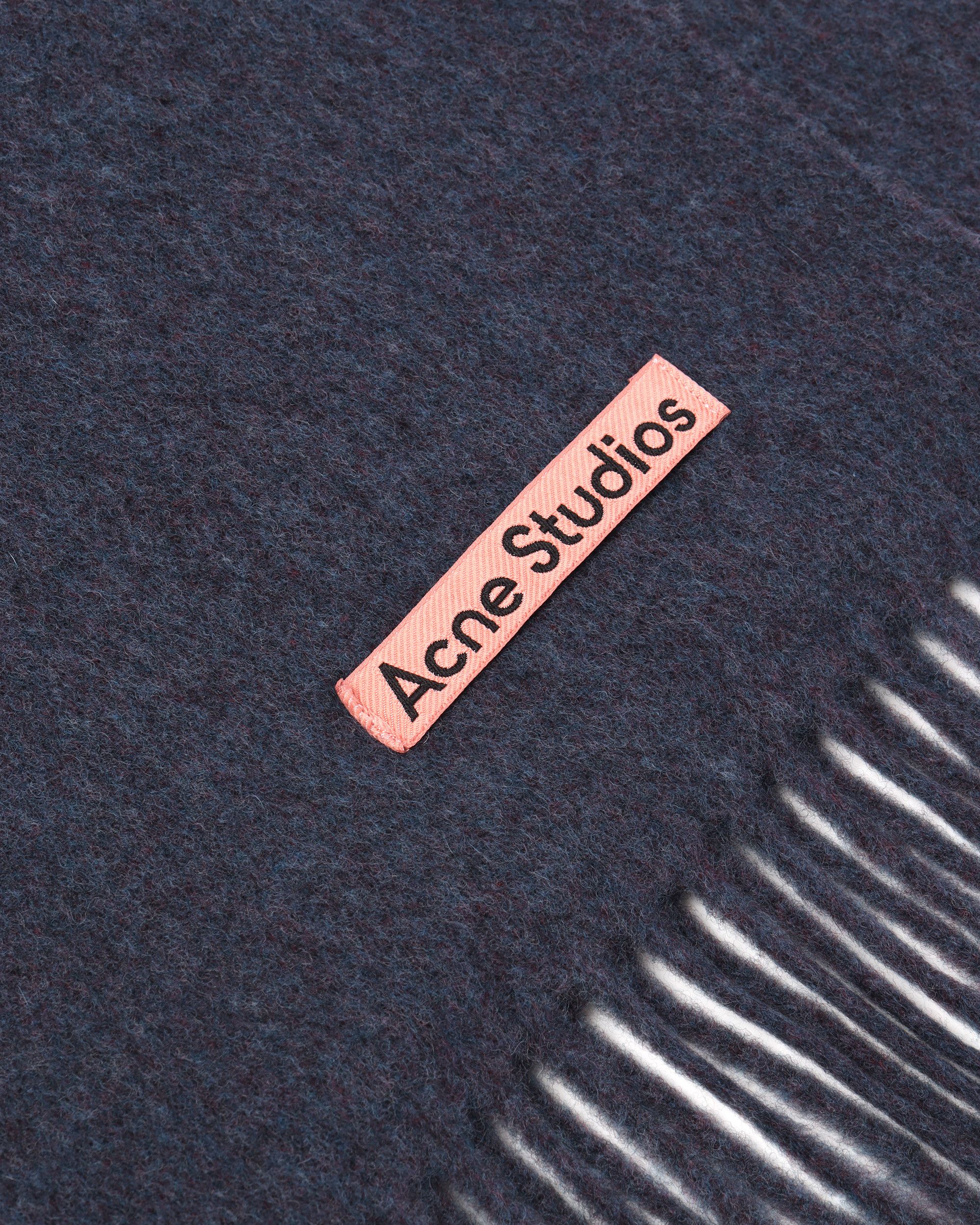 Acne Studios Acne Studios Logo Stitched Detail Scarf Size ONE SIZE - 5 Thumbnail