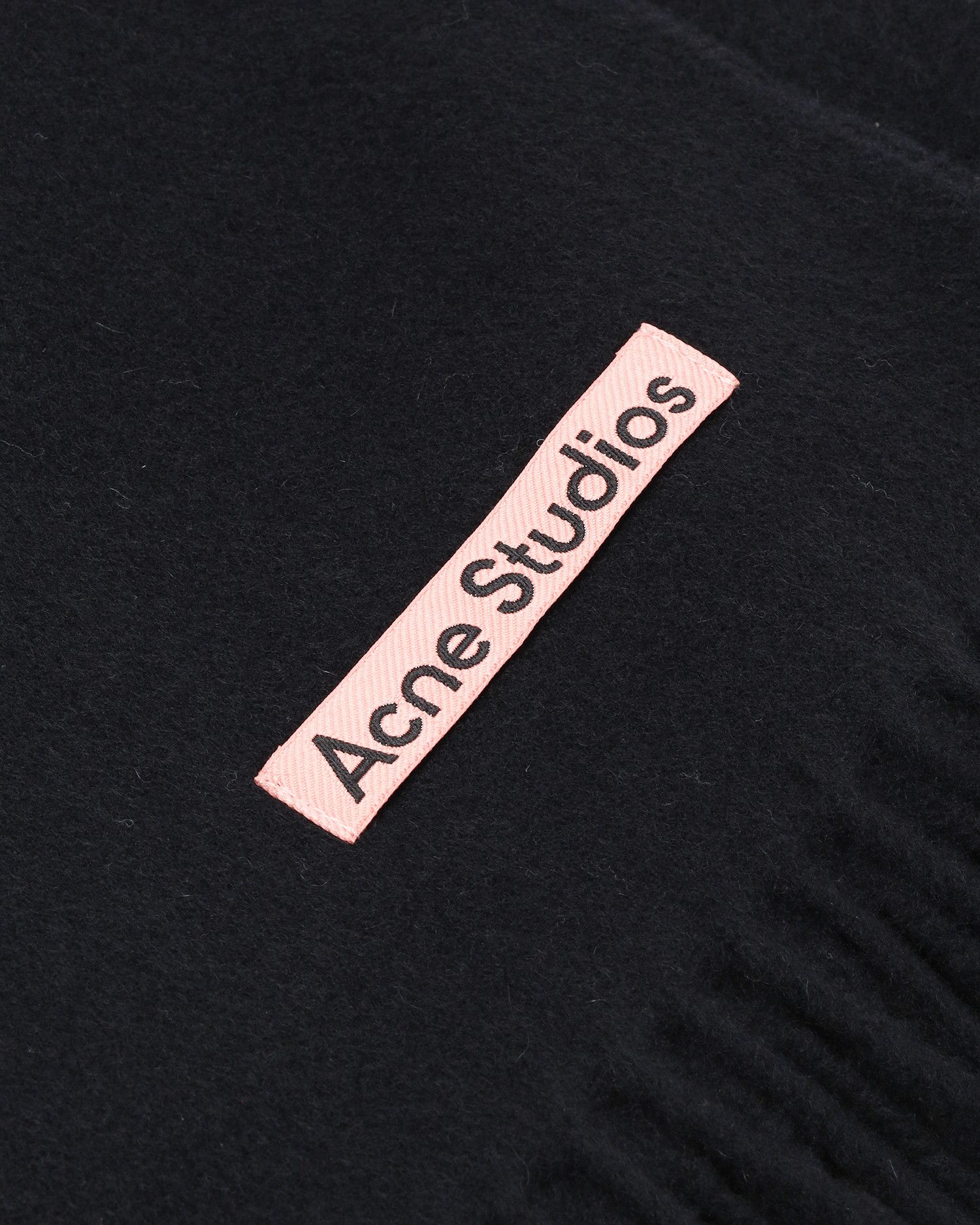 Acne Studios Acne Studios Logo Stitched Detail Scarf Size ONE SIZE - 3 Thumbnail