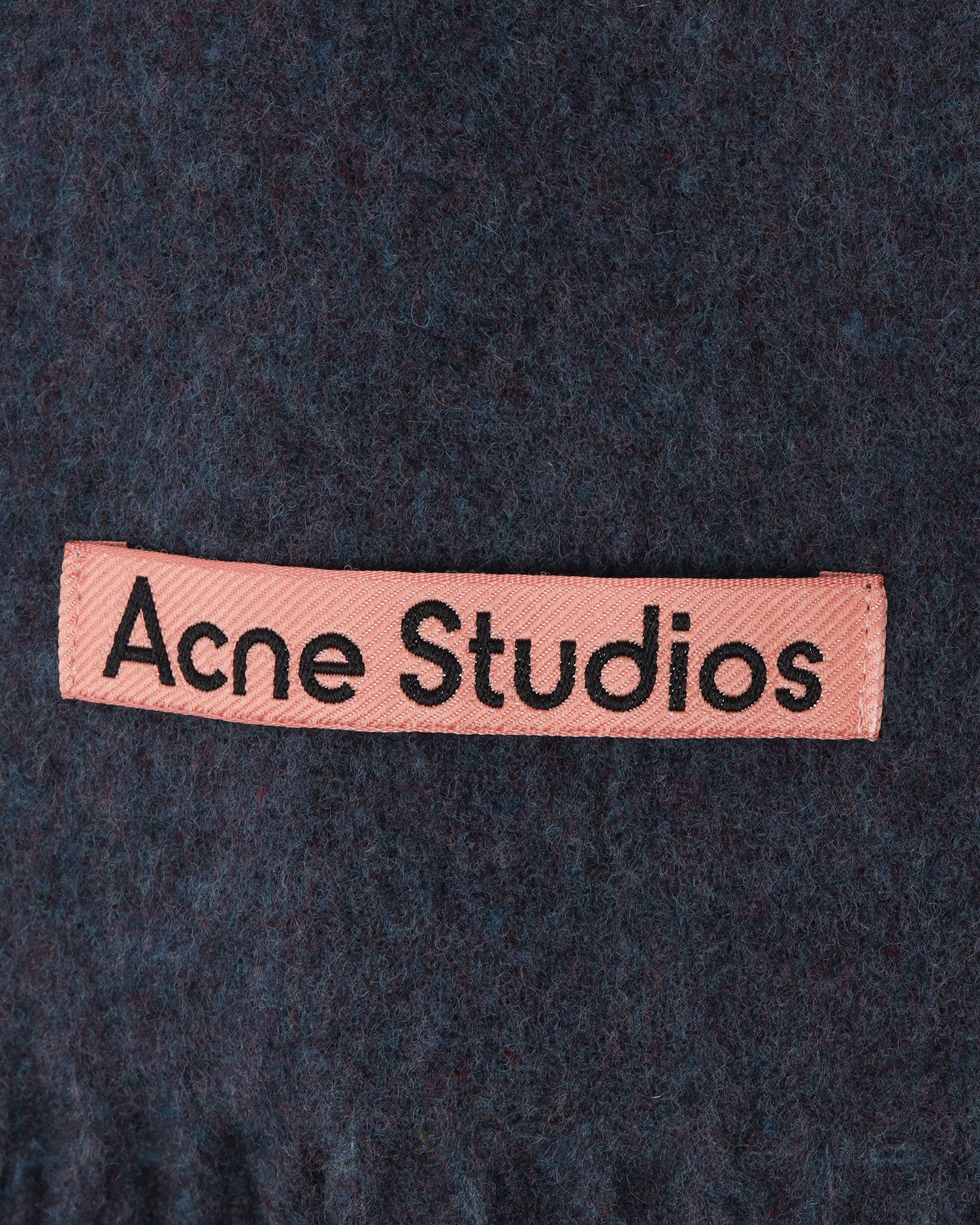 Acne Studios Acne Studios Label Stitched Detail Scarf Size ONE SIZE - 6 Thumbnail