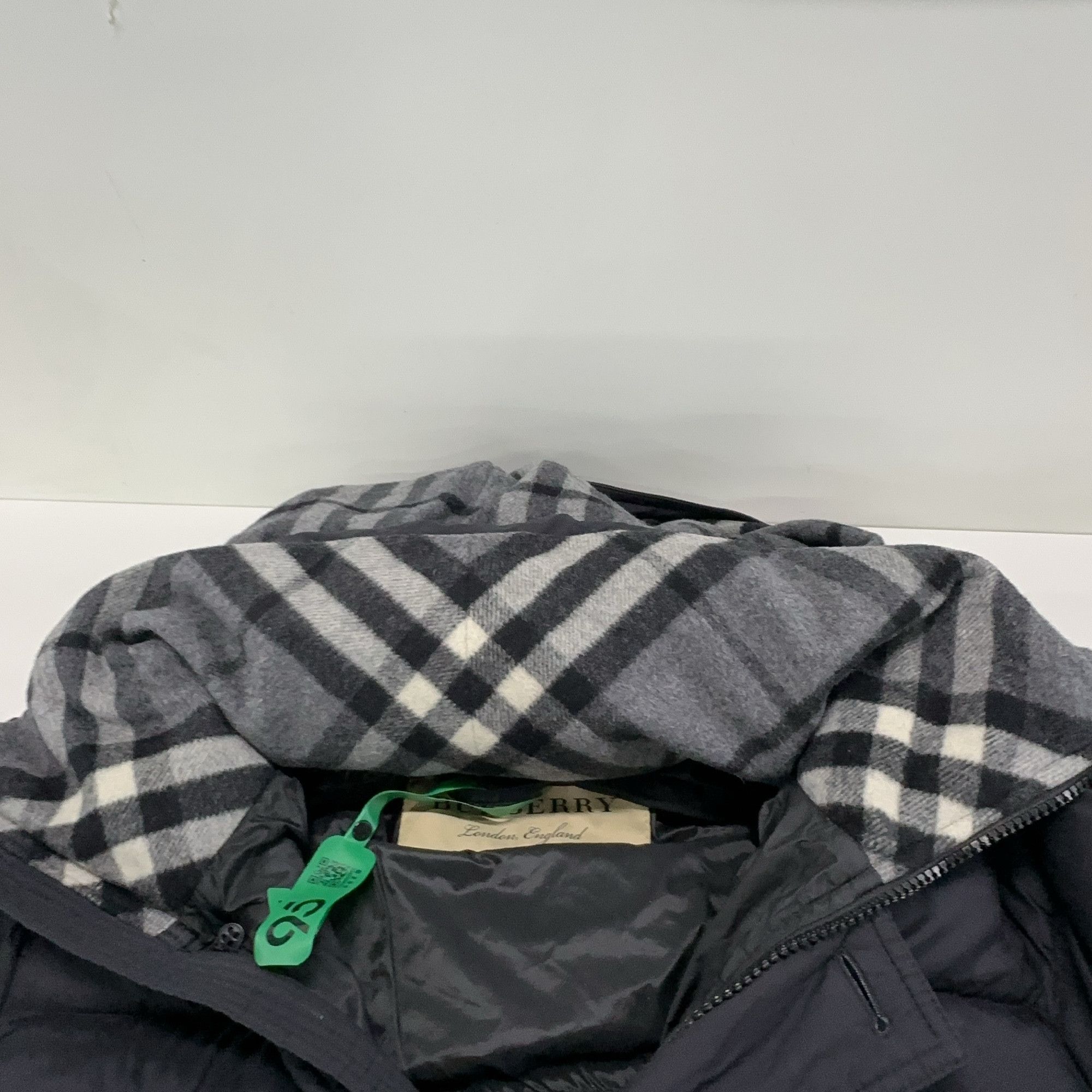 Burberry Burberry Check Hooded Down Coat Size M Size US M / EU 48-50 / 2 - 10 Thumbnail
