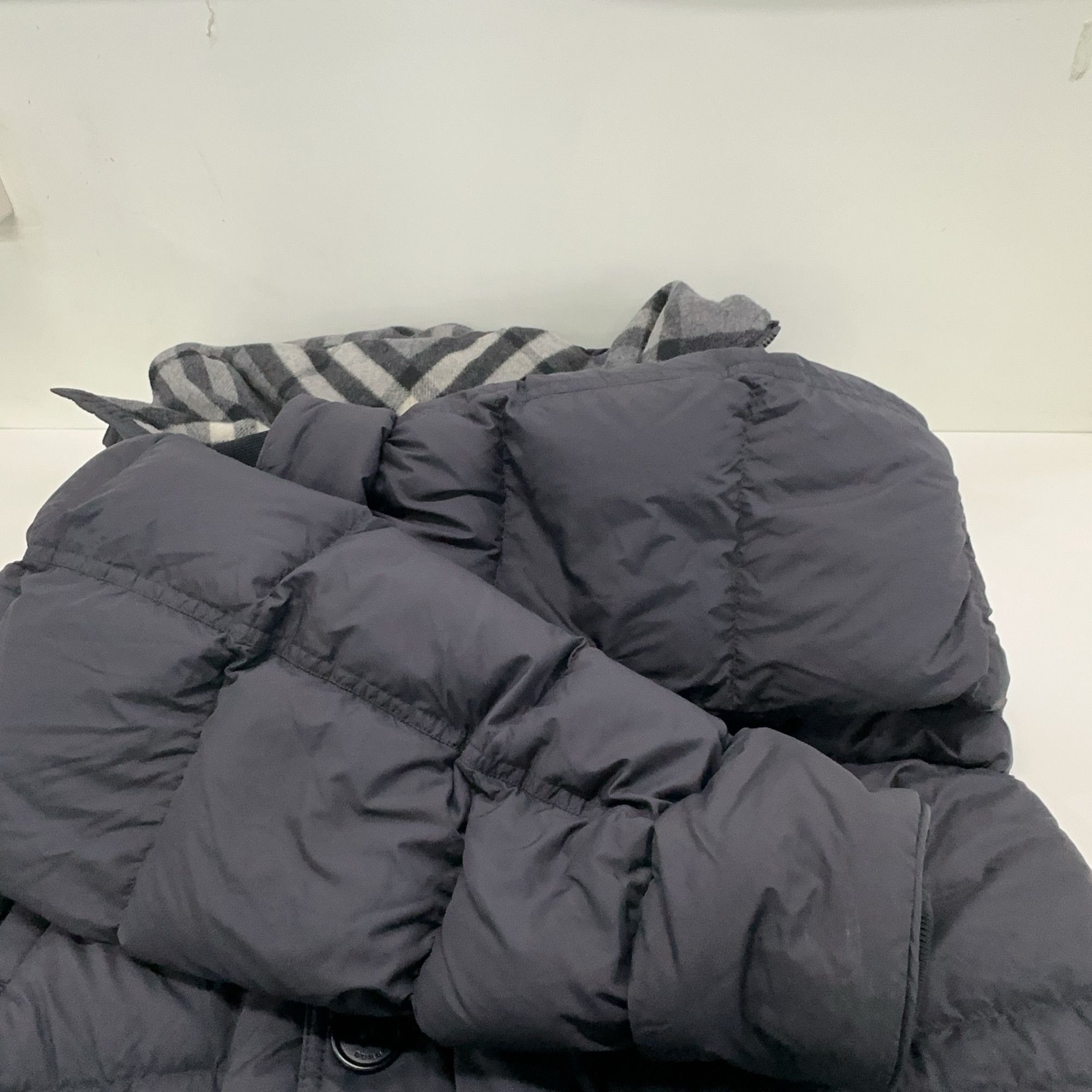 Burberry Burberry Check Hooded Down Coat Size M Size US M / EU 48-50 / 2 - 15 Thumbnail