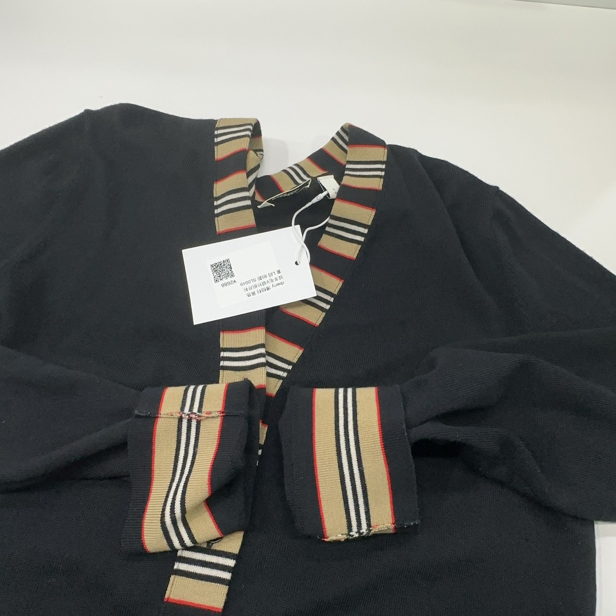 Burberry Burberry Icon Stripe Trim Cardigan Size L Size L / US 10 / IT 46 - 11 Thumbnail