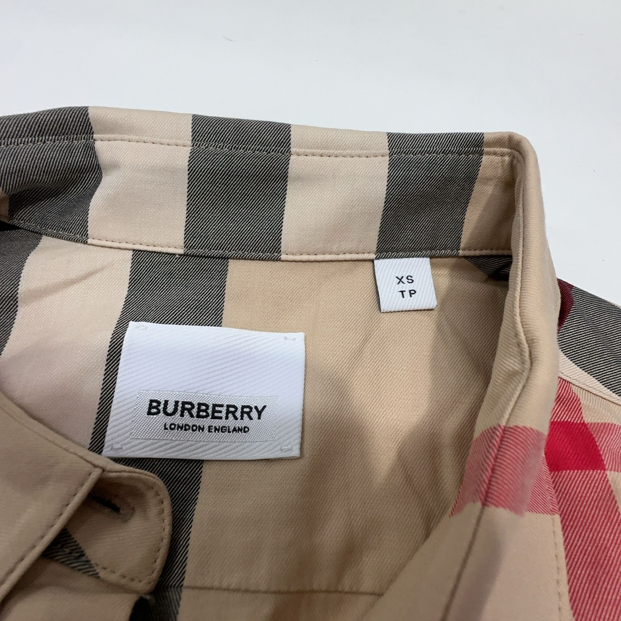 Burberry Burberry Check Button Up Shirt Size XS Size XS / US 0-2 / IT 36-38 - 3 Thumbnail