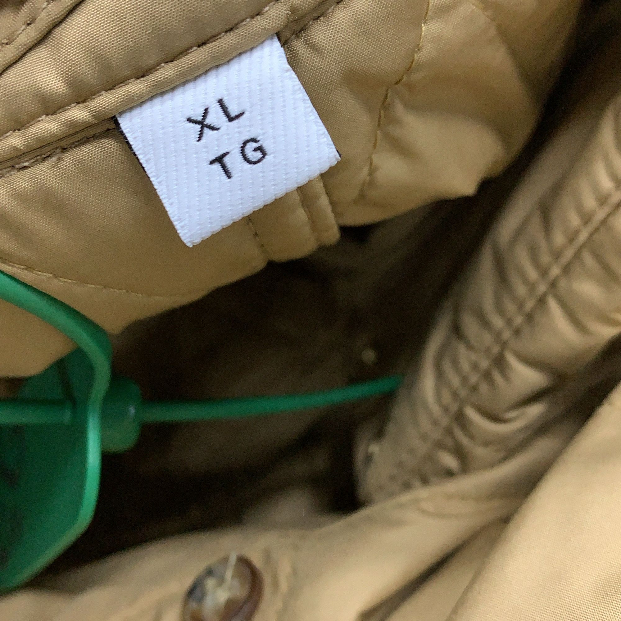 Burberry Burberry Quilted Double-Breasted Coat Size XL Size XL / US 12-14 / IT 48-50 - 4 Thumbnail