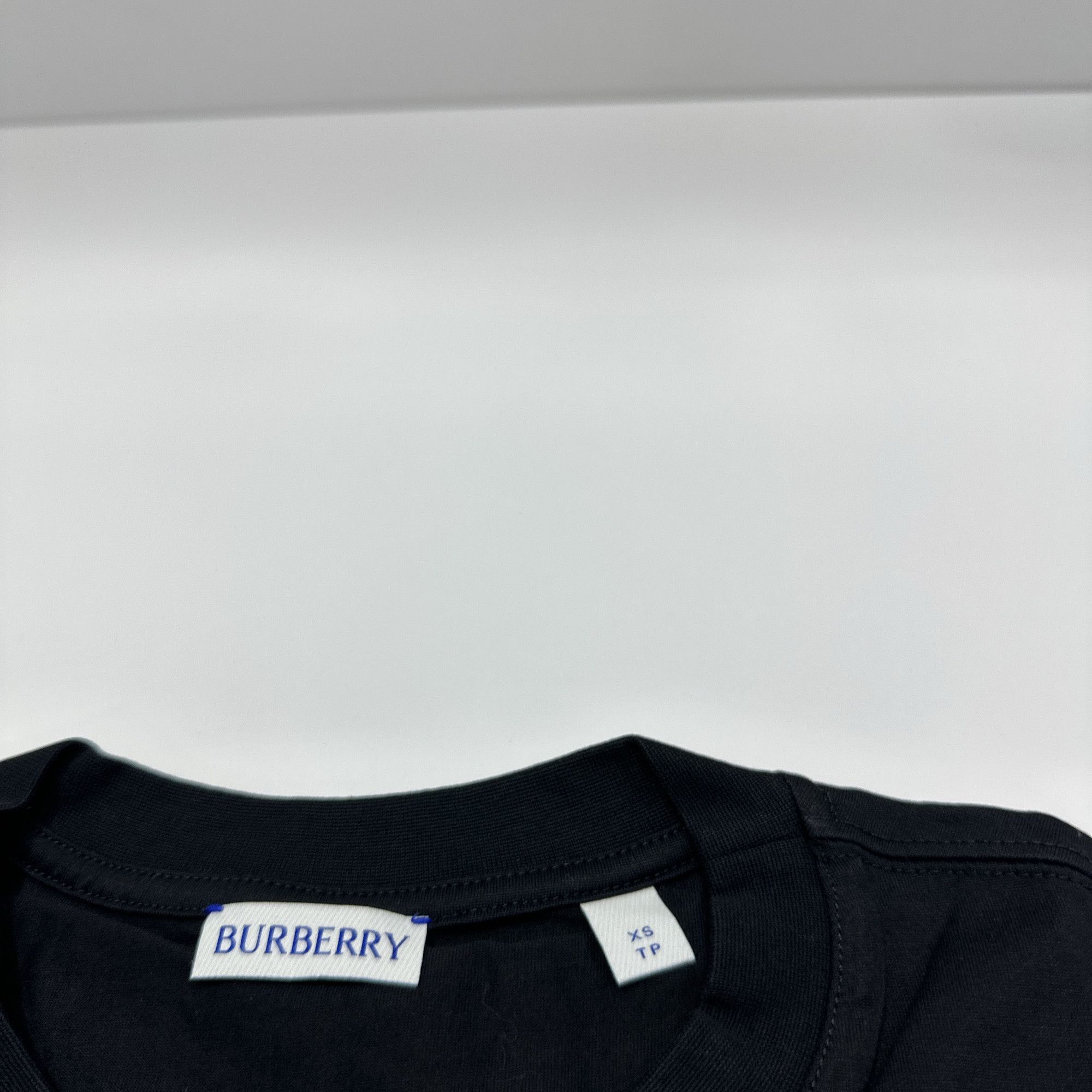 Burberry Burberry Check Pocket T-Shirt Size XS Size XS / US 0-2 / IT 36-38 - 3 Thumbnail
