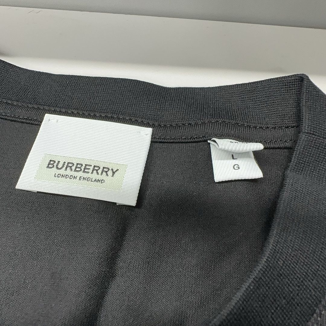 Burberry Burberry Check Pocket T-Shirt Size L Size L / US 10 / IT 46 - 4 Thumbnail