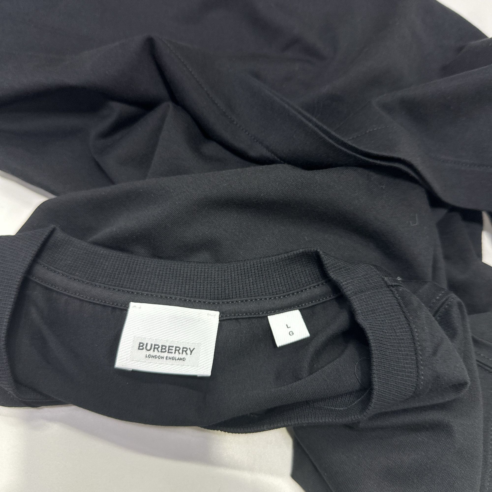 Burberry Burberry TB Monogram Logo T-Shirt Size L Size US L / EU 52-54 / 3 - 3 Thumbnail