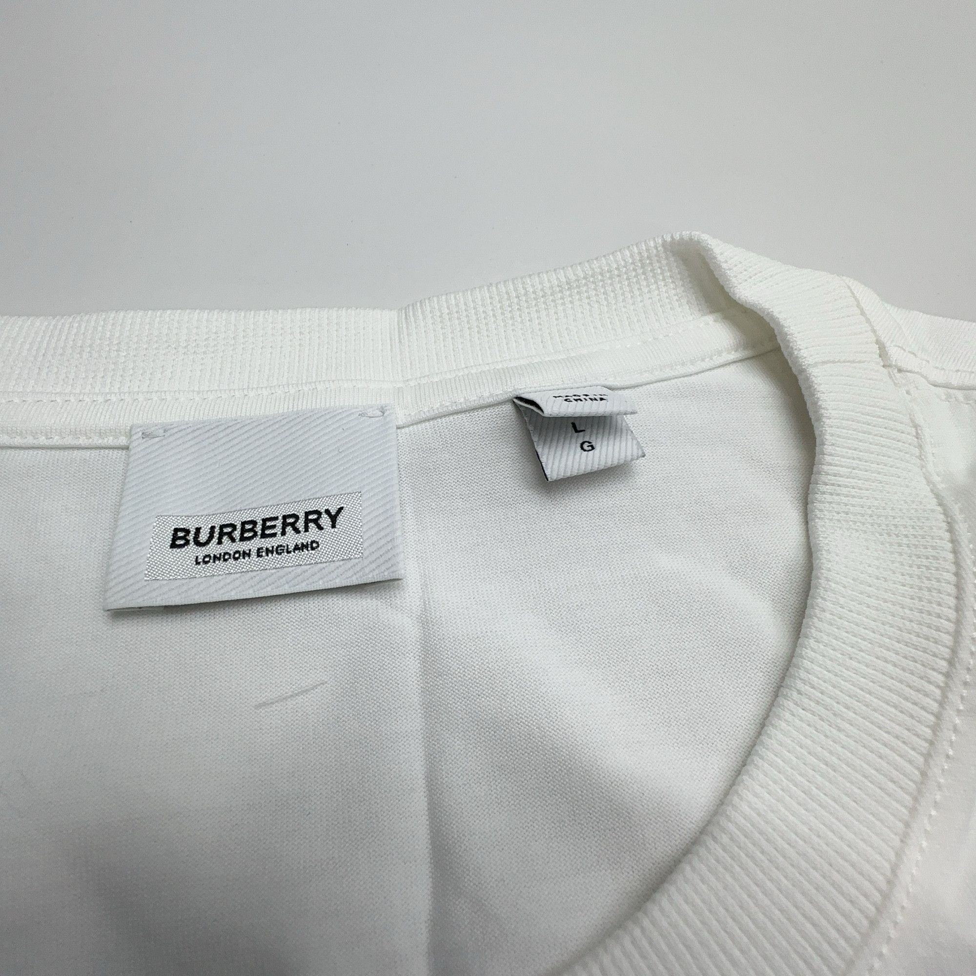 Burberry Burberry TB Logo T-Shirt Size L Size US L / EU 52-54 / 3 - 3 Thumbnail