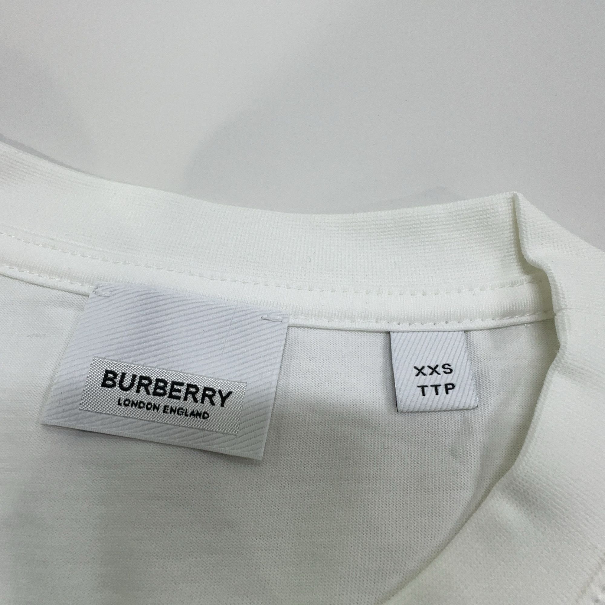 Burberry Burberry Check Pocket T-Shirt XXS Size XXS / US 00 / IT 34 - 4 Thumbnail