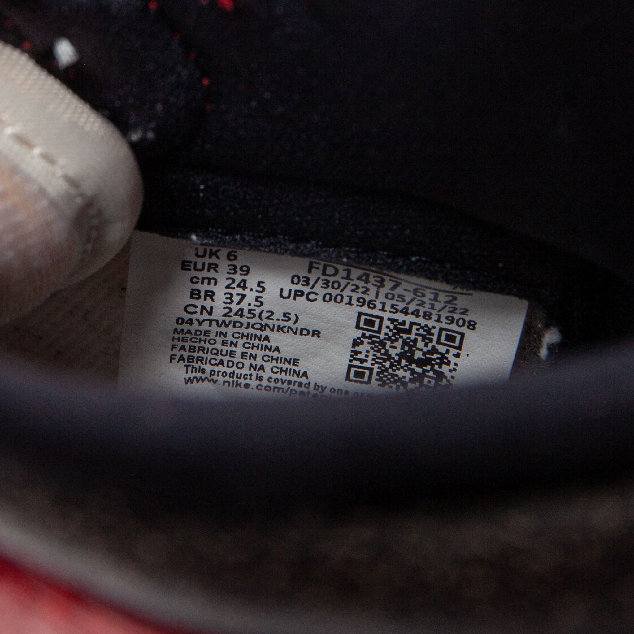 Nike 1 Retro High OG Chicago Lost and Found (GS) Size US 6.5 / EU 39-40 - 8 Thumbnail