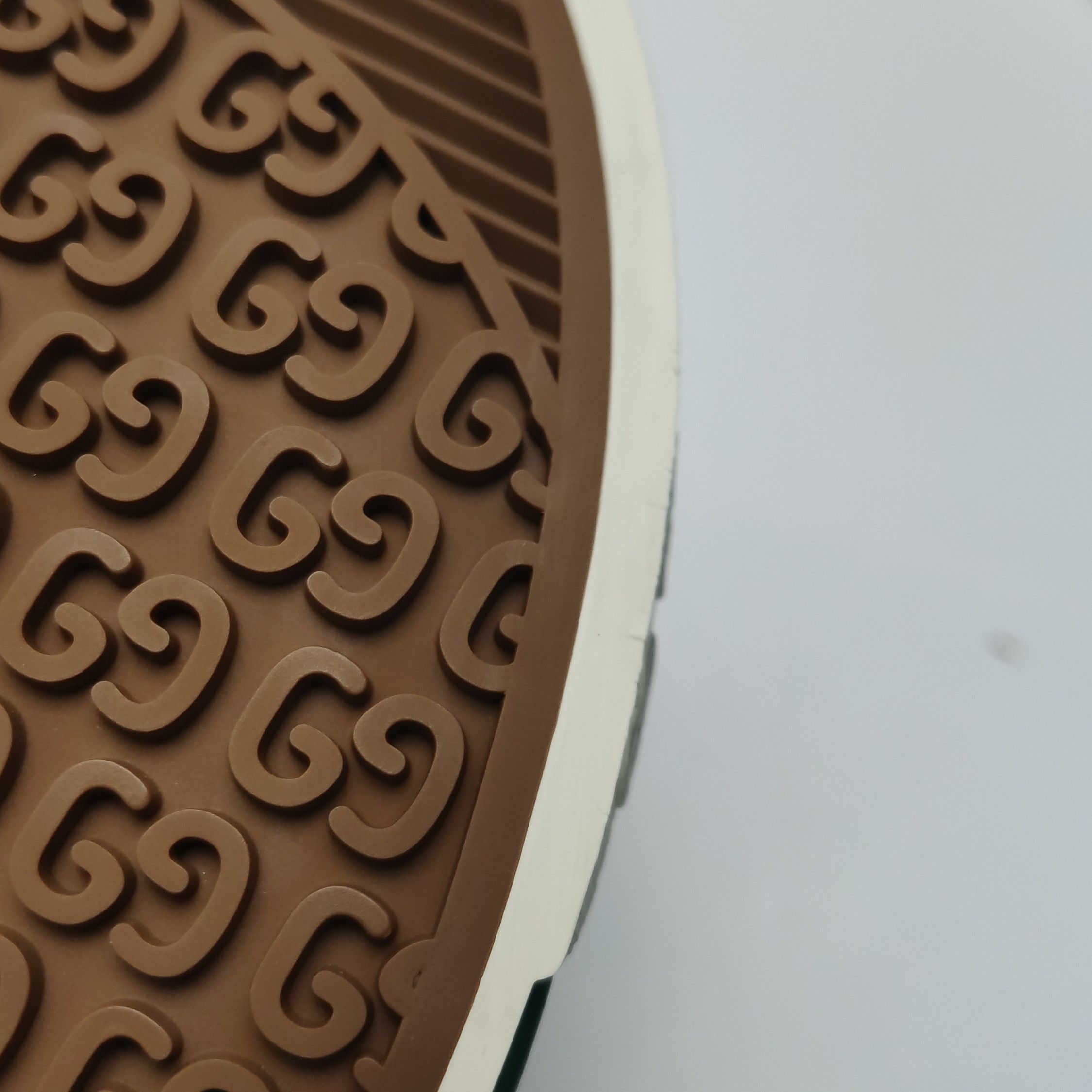 Gucci Gucci Women 6 Lowtop Sneakers Size US 6 / IT 36 - 13 Thumbnail