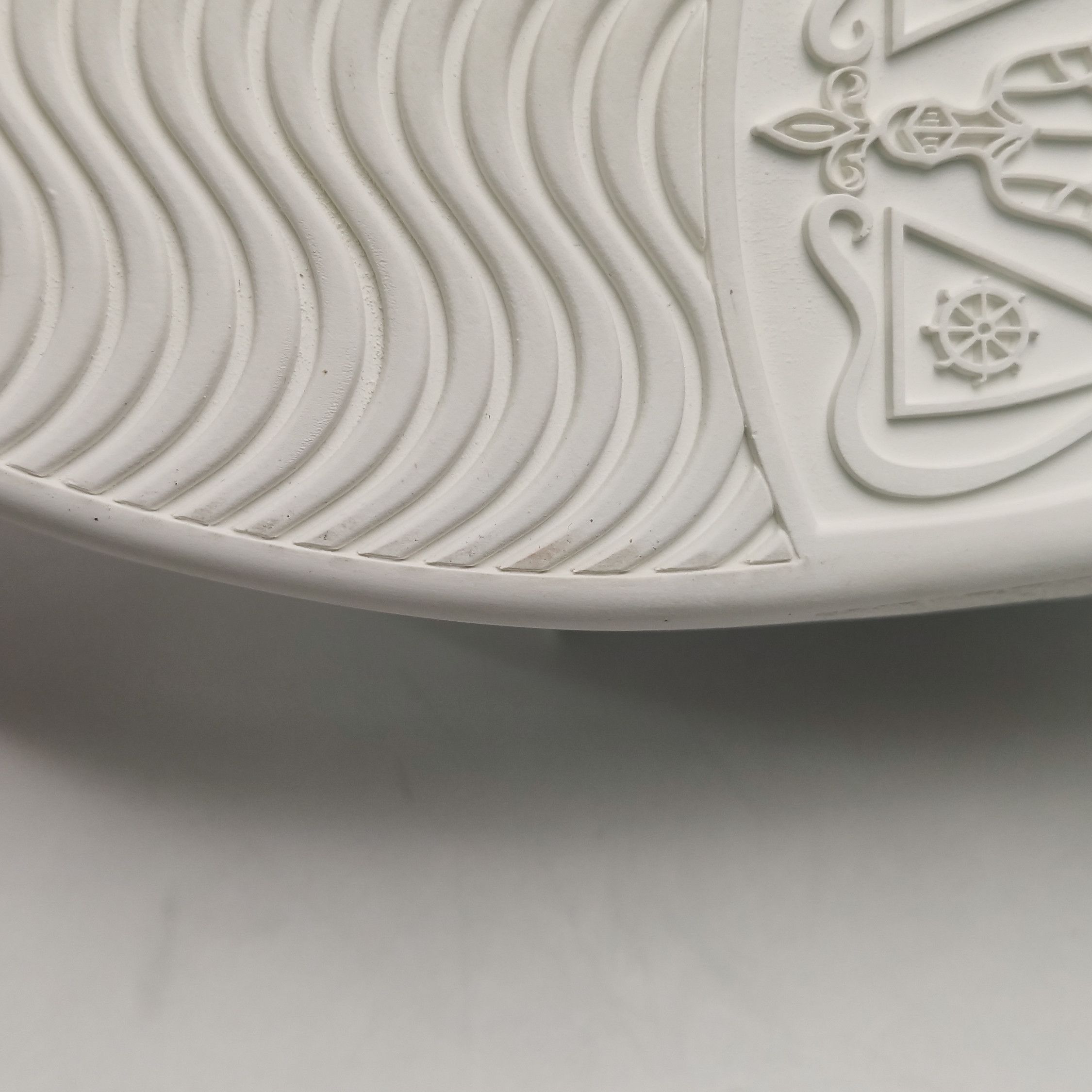 Gucci Gucci Women 6-5 Lowtop Sneakers Size US 6.5 / IT 36.5 - 9 Thumbnail