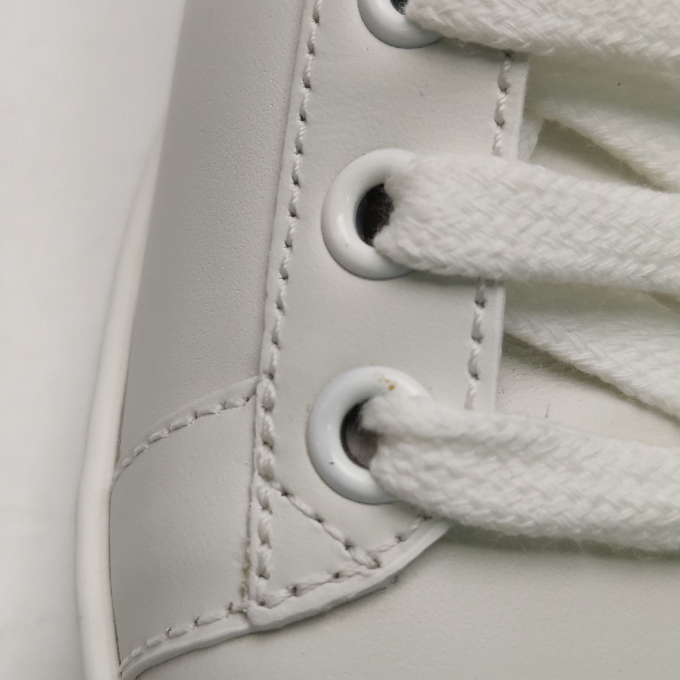 Gucci Gucci Women 6-5 Lowtop Sneakers Size US 6.5 / IT 36.5 - 8 Thumbnail