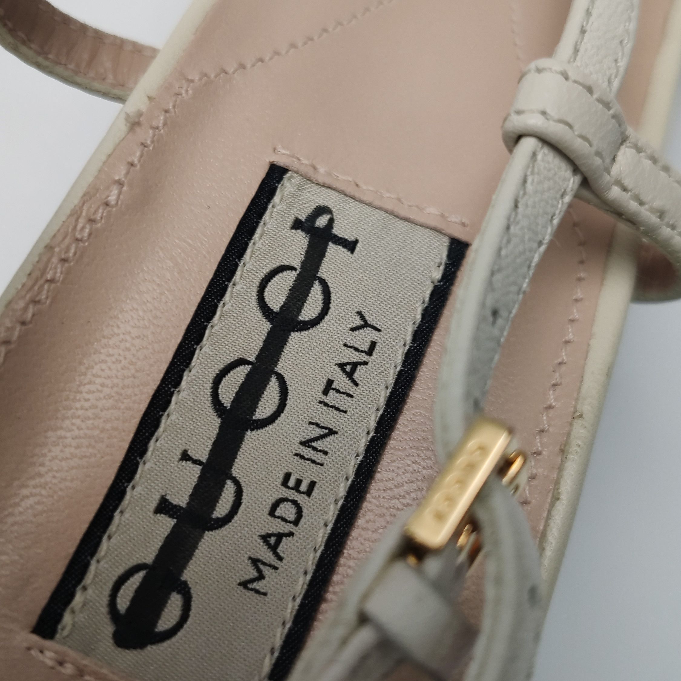 Gucci Gucci Women 6-5 Lowtop Sneakers Size US 6.5 / IT 36.5 - 12 Thumbnail