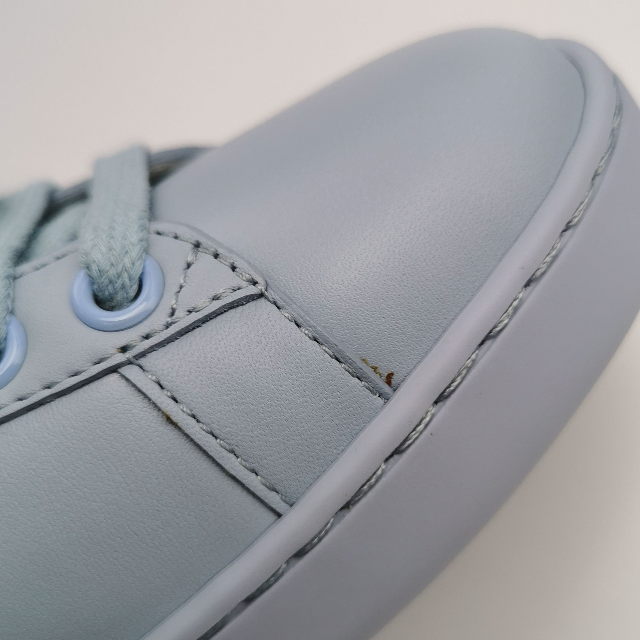 Gucci Gucci Women 5 Lowtop Sneakers Size US 5 / IT 35 - 7 Thumbnail