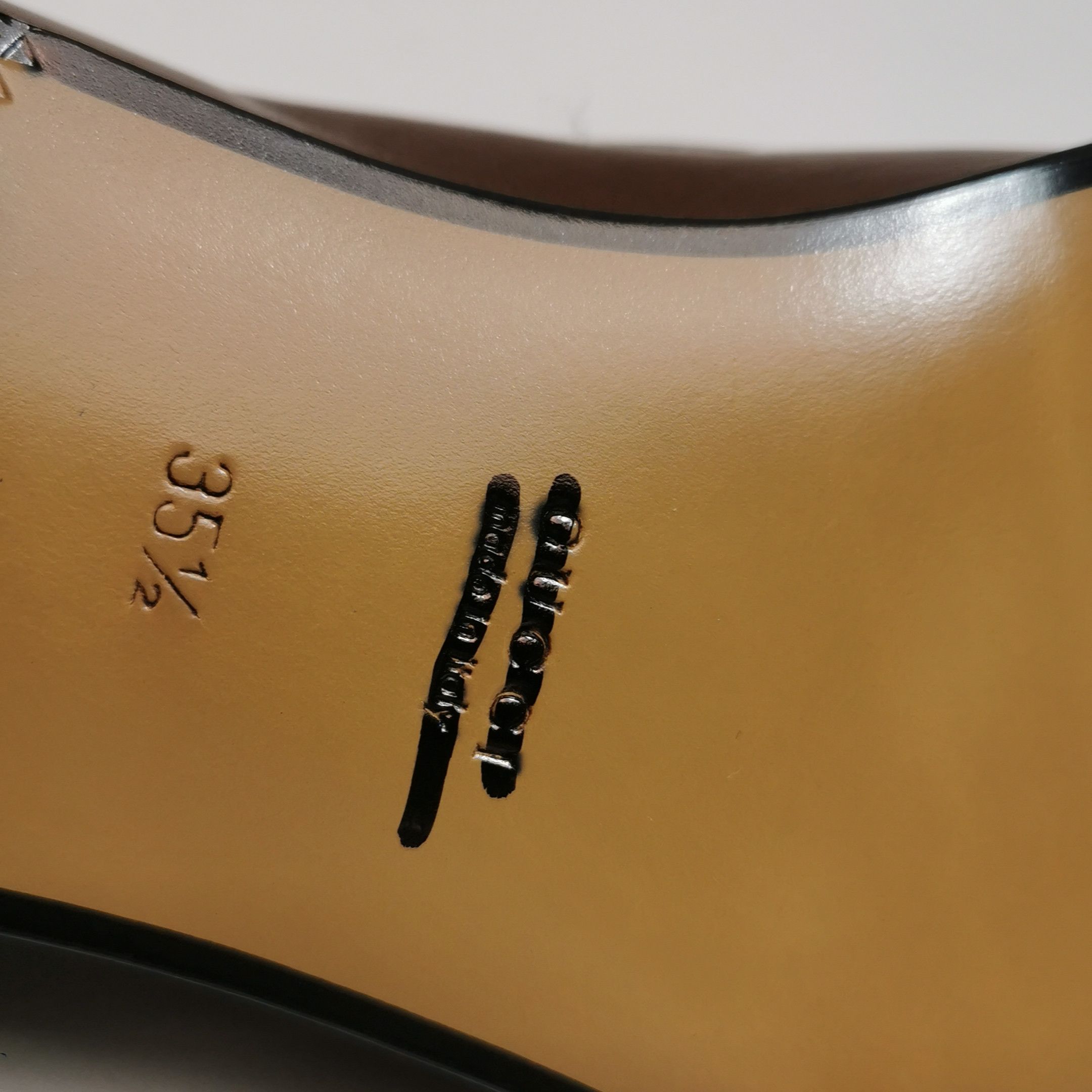 Gucci Gucci Women 5-5 Flats Size US 5.5 / IT 35.5 - 13 Thumbnail