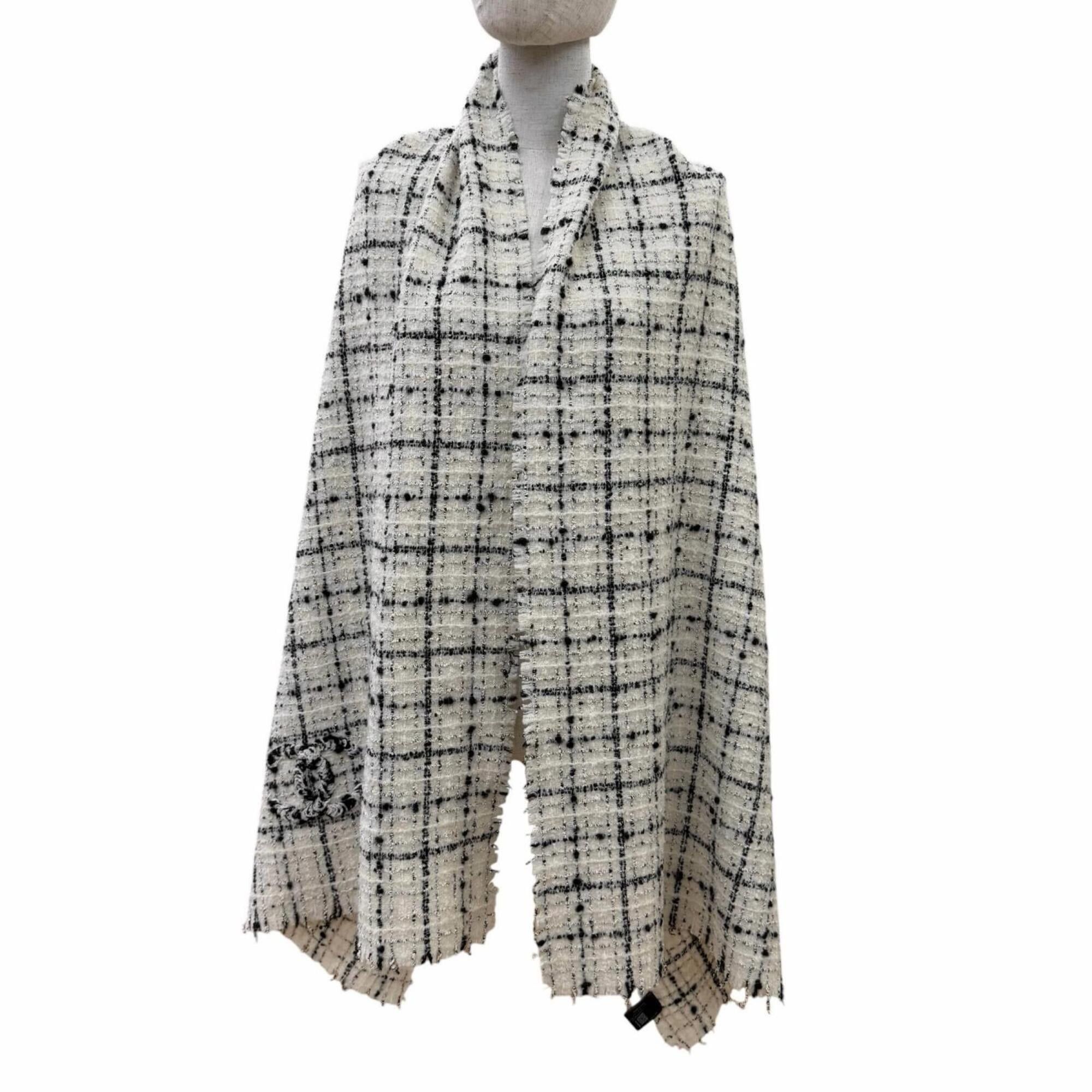 Chanel CHANEL 2025/2026 Model AAB731 Current Cashmere Blend Cruise Collection Show Coco Mark Tweed Stole/Scarf White/Black Made in Italy Women's with Box Size ONE SIZE - 3 Thumbnail
