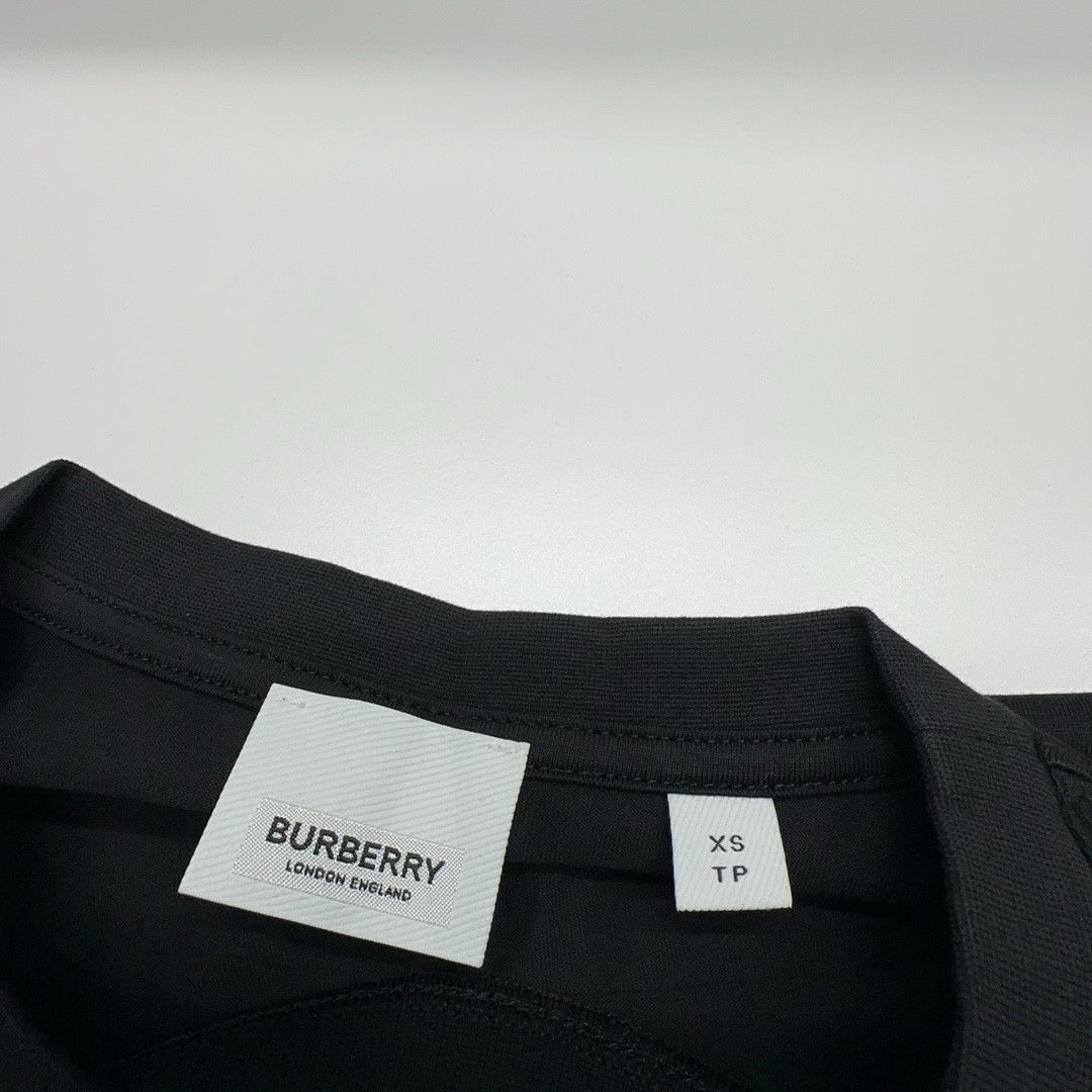 Burberry Burberry Check Pocket T-Shirt Size XS Size XS / US 0-2 / IT 36-38 - 3 Thumbnail