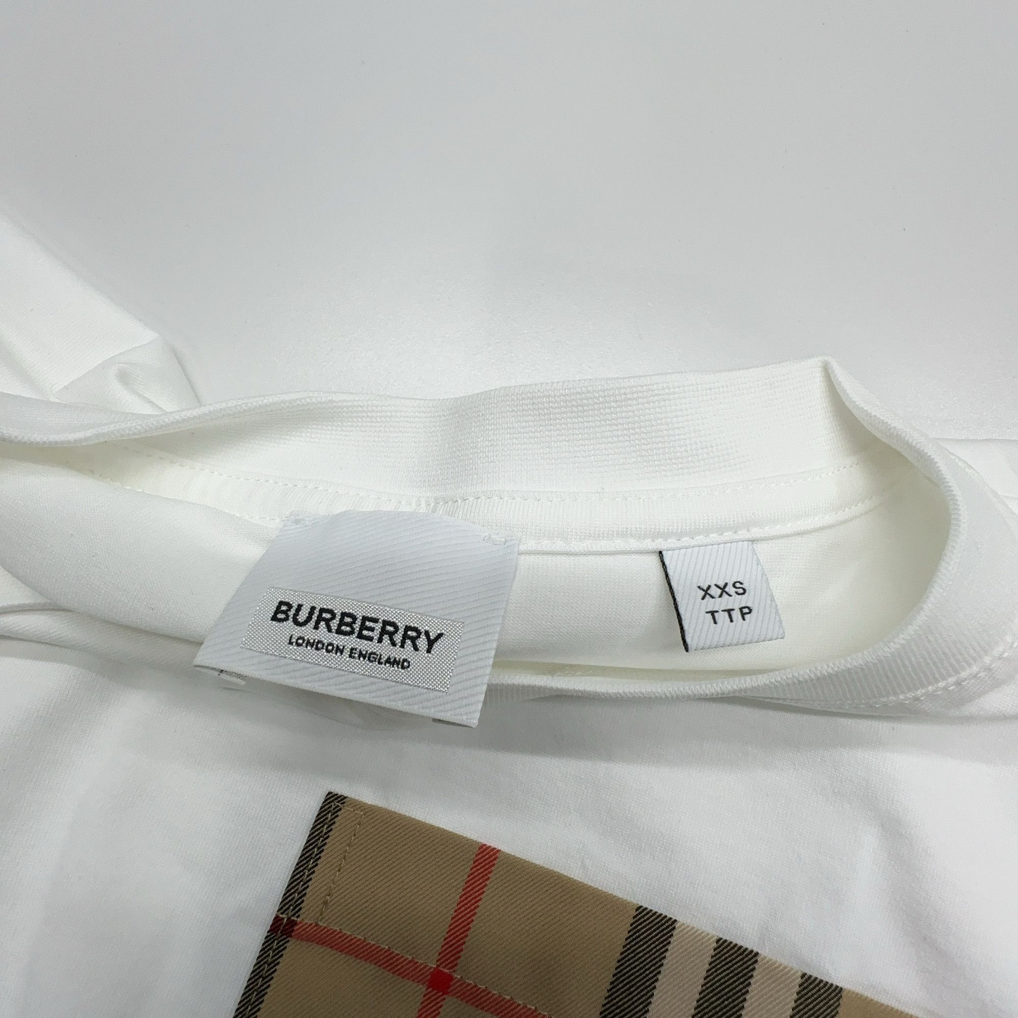 Burberry Burberry Check Pocket T-Shirt Size XXS Size XXS / US 00 / IT 34 - 3 Thumbnail