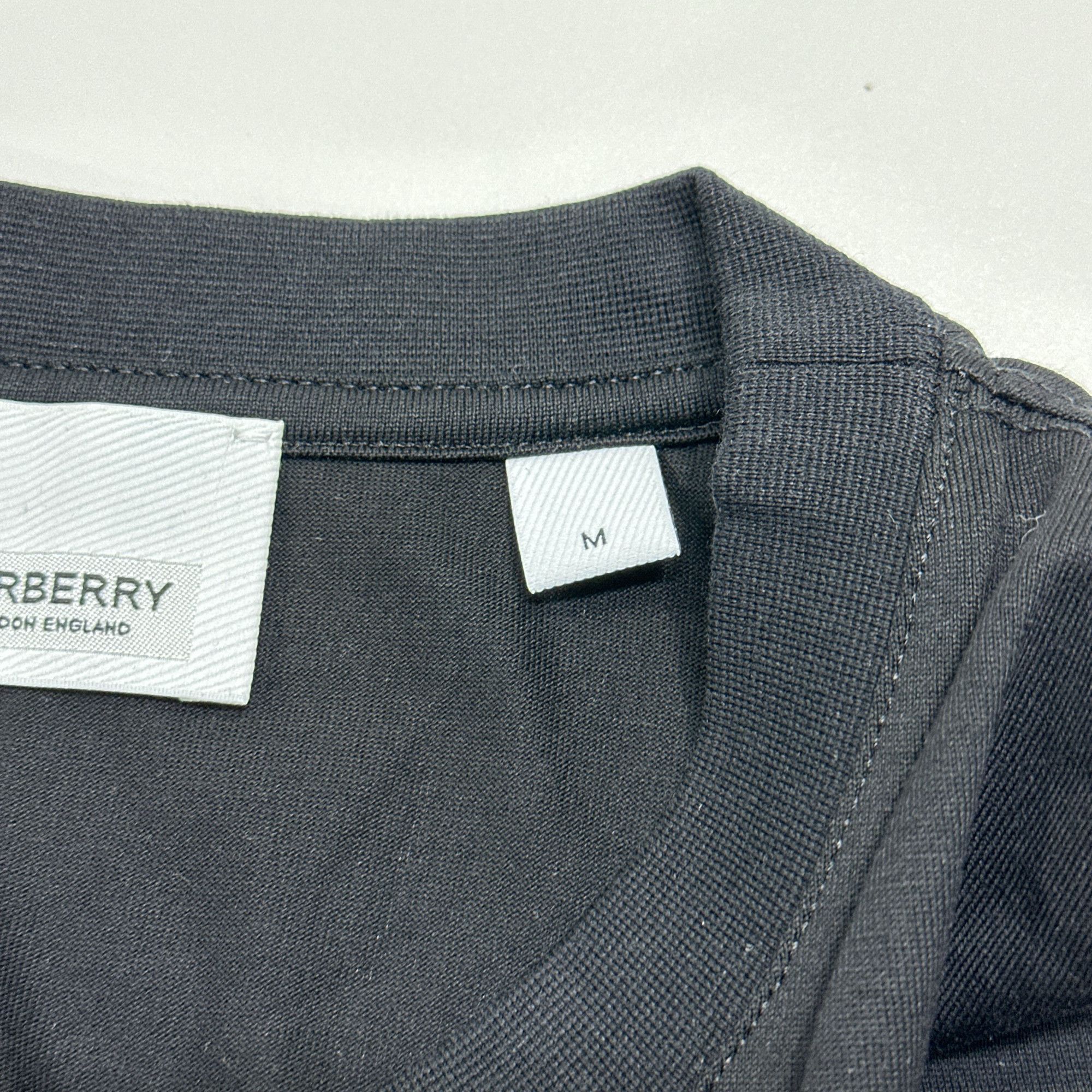 Burberry Burberry Check Pocket T-Shirt Size M Size M / US 6-8 / IT 42-44 - 4 Thumbnail
