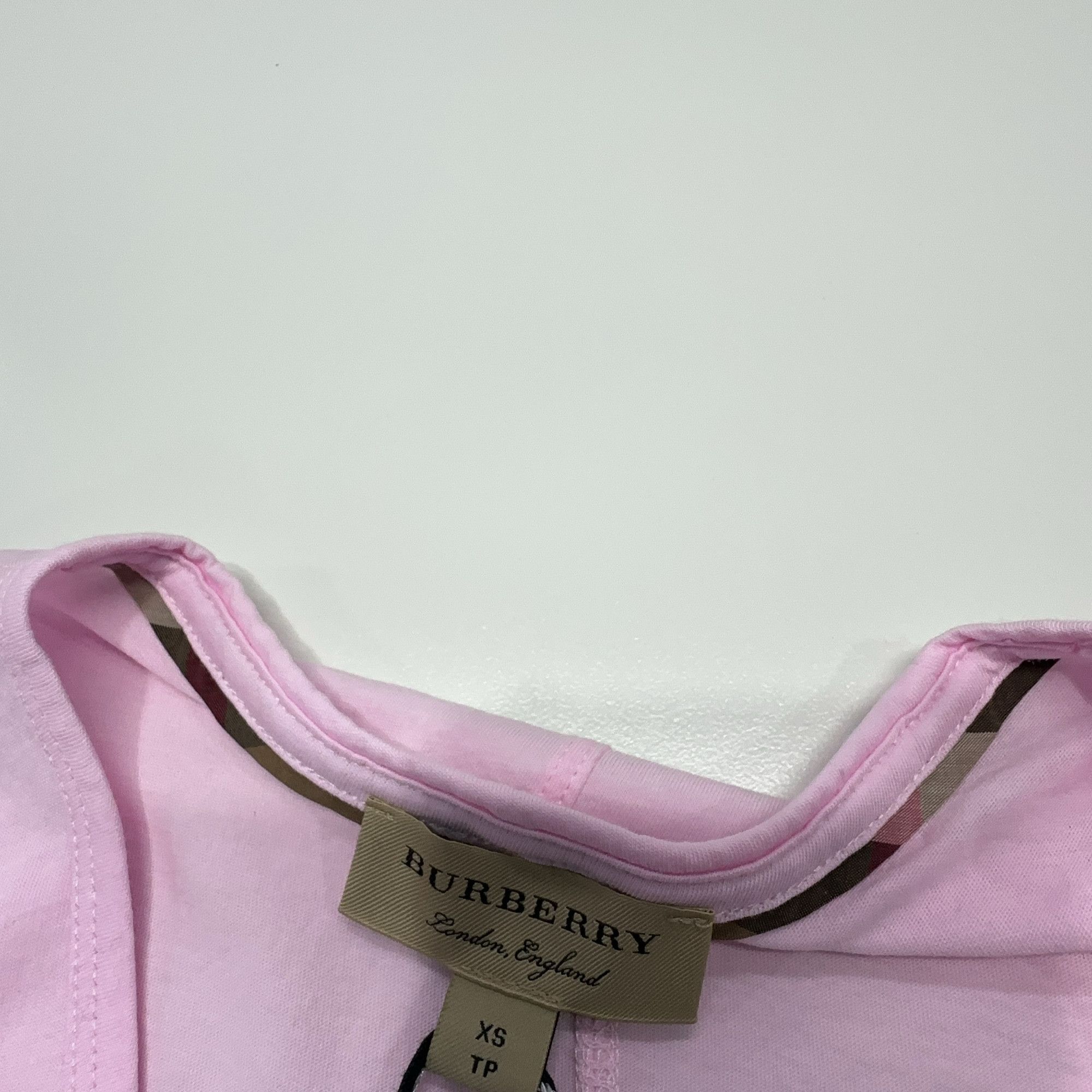 Burberry Burberry V-Neck T-Shirt Size XS Size XS / US 0-2 / IT 36-38 - 5 Thumbnail