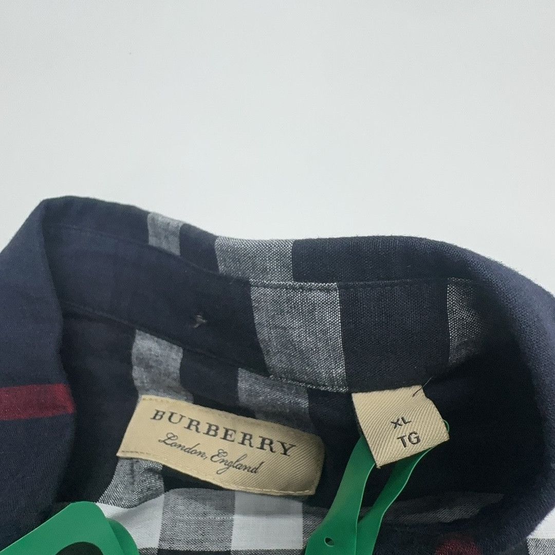 Burberry Burberry Plaid Short Sleeve Button Up Shirt Size XL Size US XL / EU 56 / 4 - 10 Thumbnail