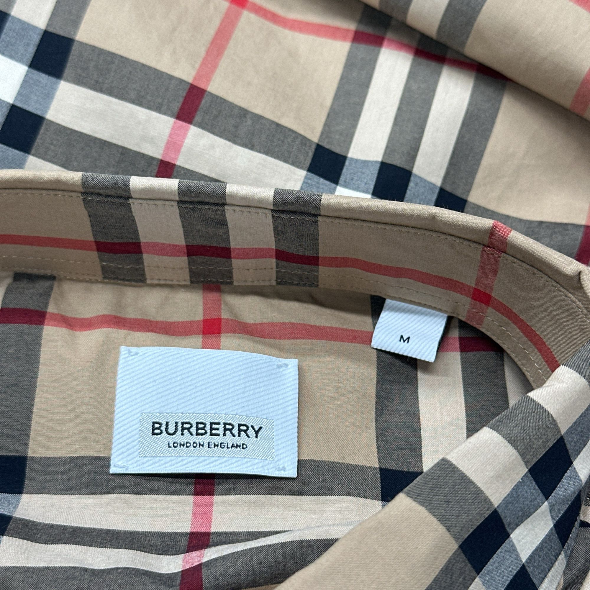 Burberry Burberry Classic Check Button Up Shirt Size M Size US M / EU 48-50 / 2 - 3 Thumbnail