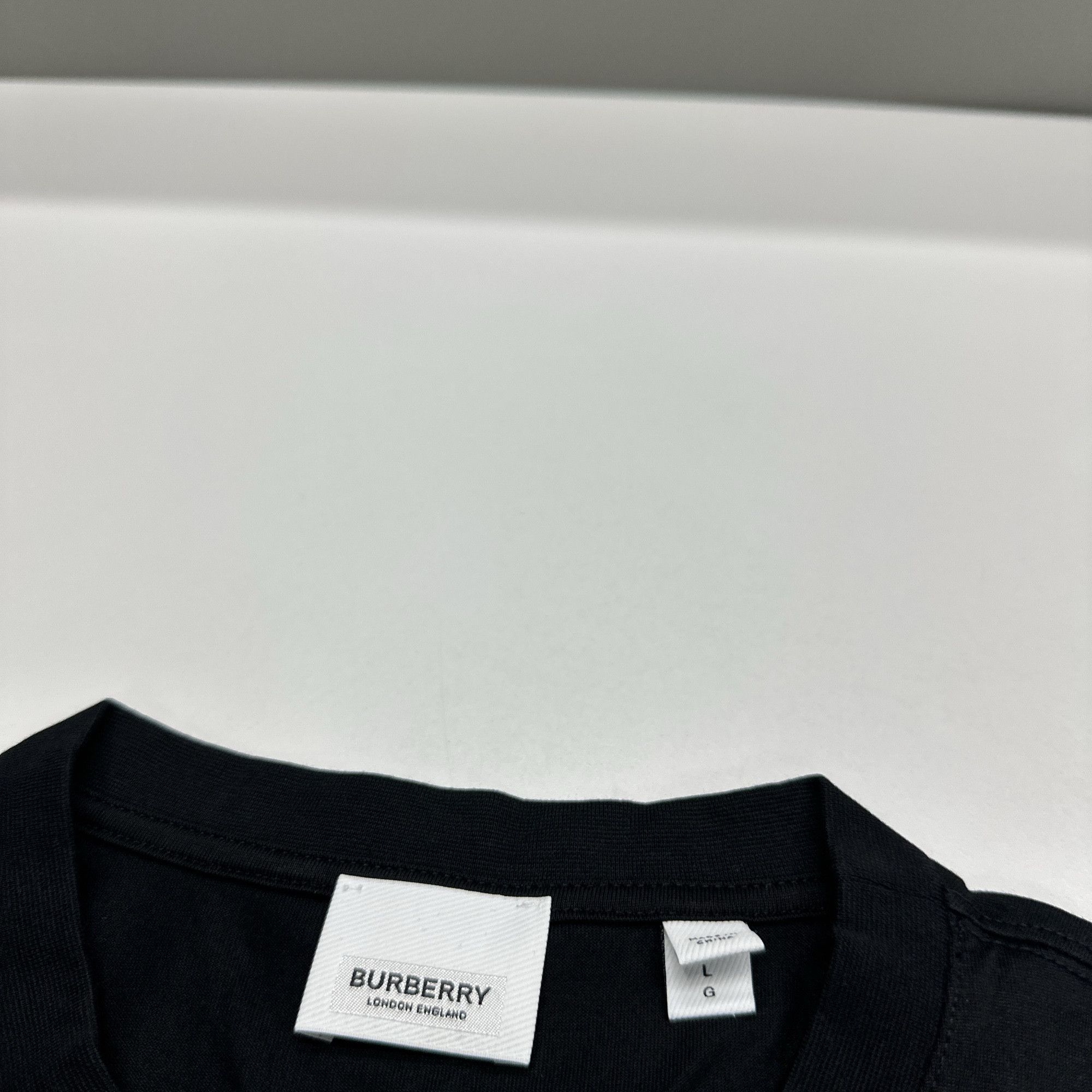 Burberry Burberry Check Pocket T-Shirt Size L Size L / US 10 / IT 46 - 3 Thumbnail
