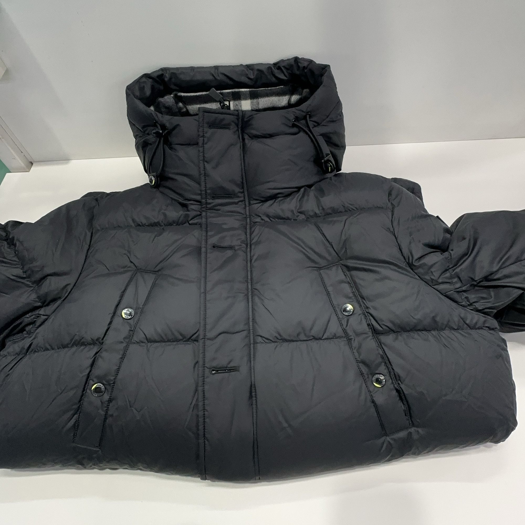 Burberry Burberry Logo Patch Down Jacket Size L Size US L / EU 52-54 / 3 - 6 Thumbnail