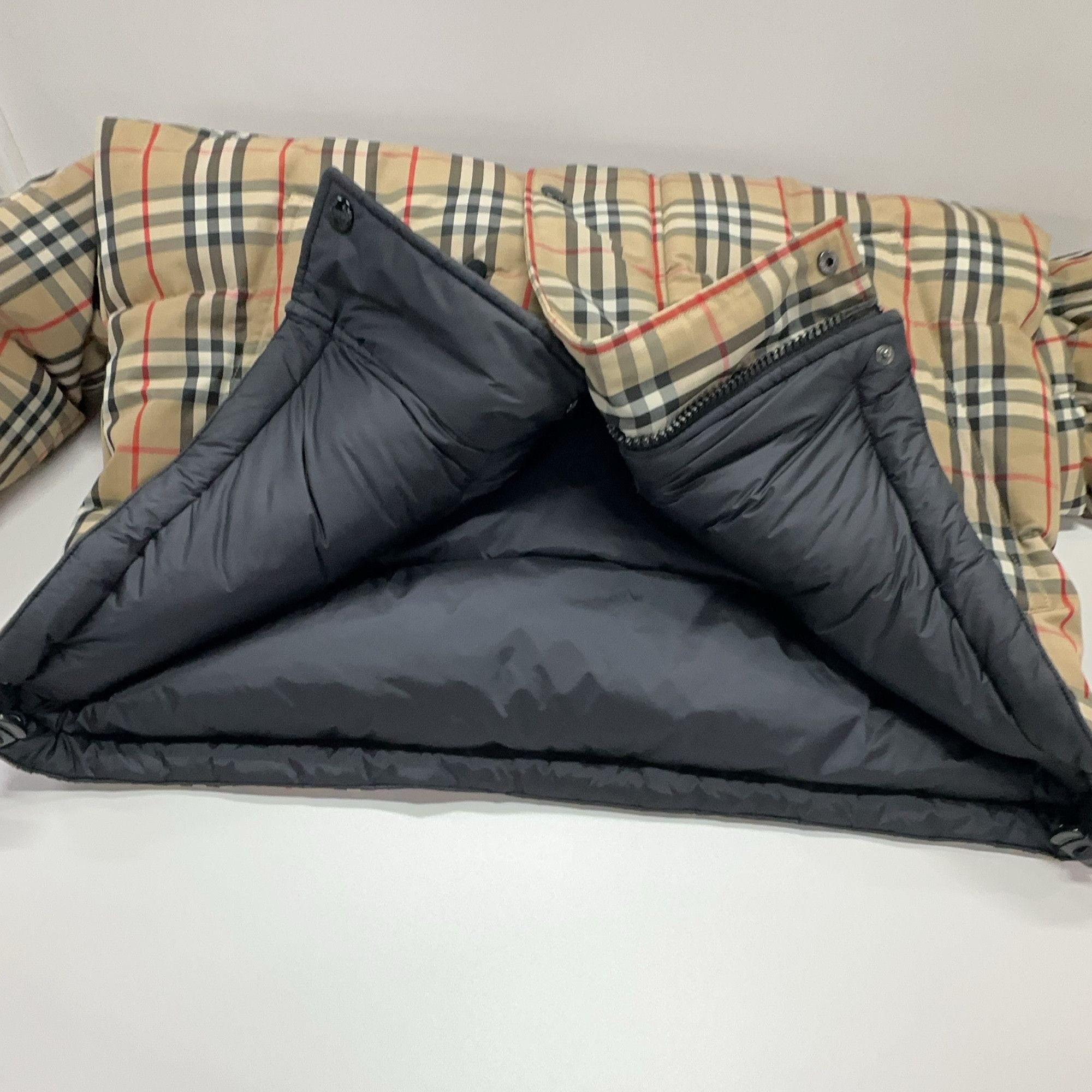 Burberry Burberry Reversible Plaid Puffer Jacket Size M Size US M / EU 48-50 / 2 - 9 Thumbnail