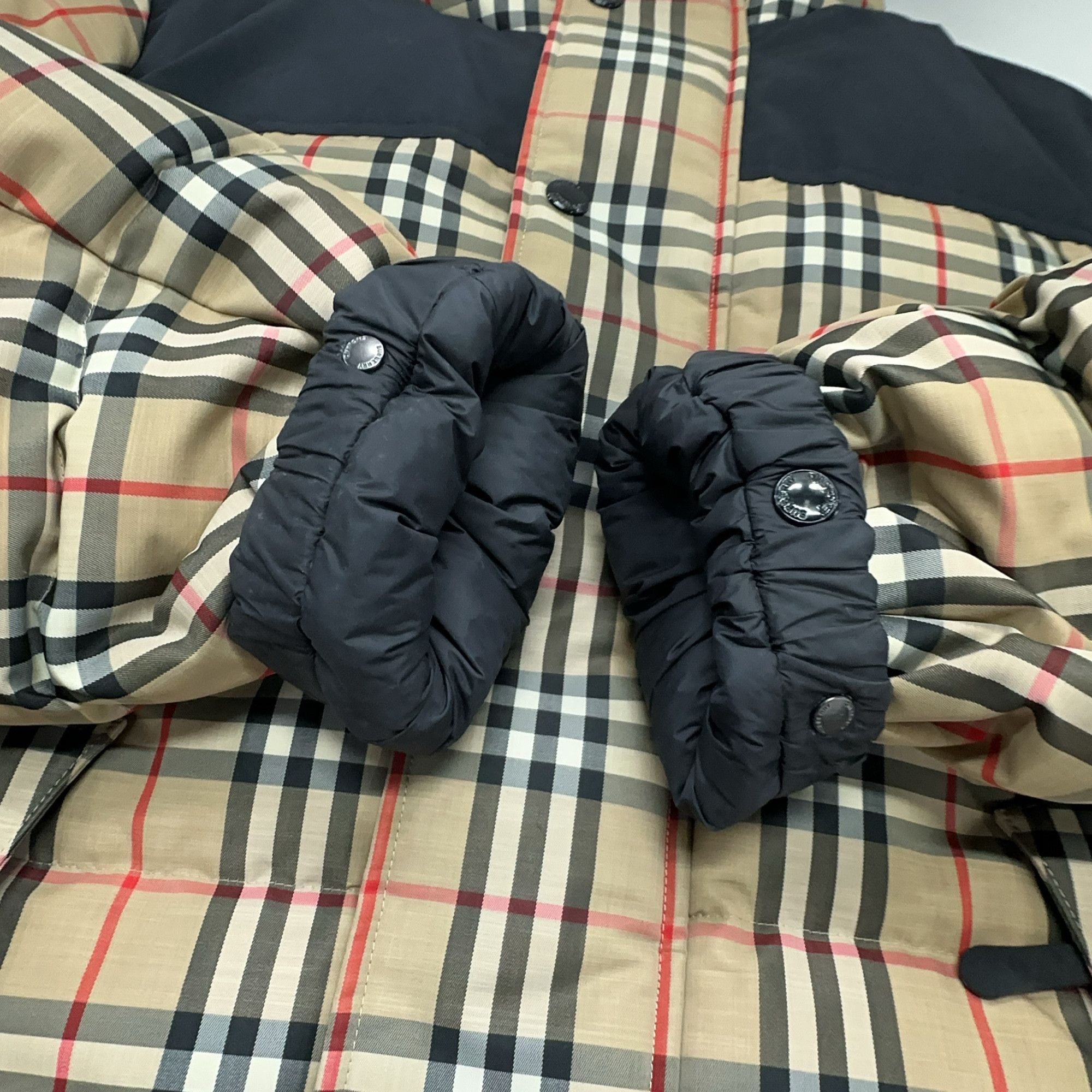 Burberry Burberry Reversible Plaid Puffer Jacket Size M Size US M / EU 48-50 / 2 - 10 Thumbnail