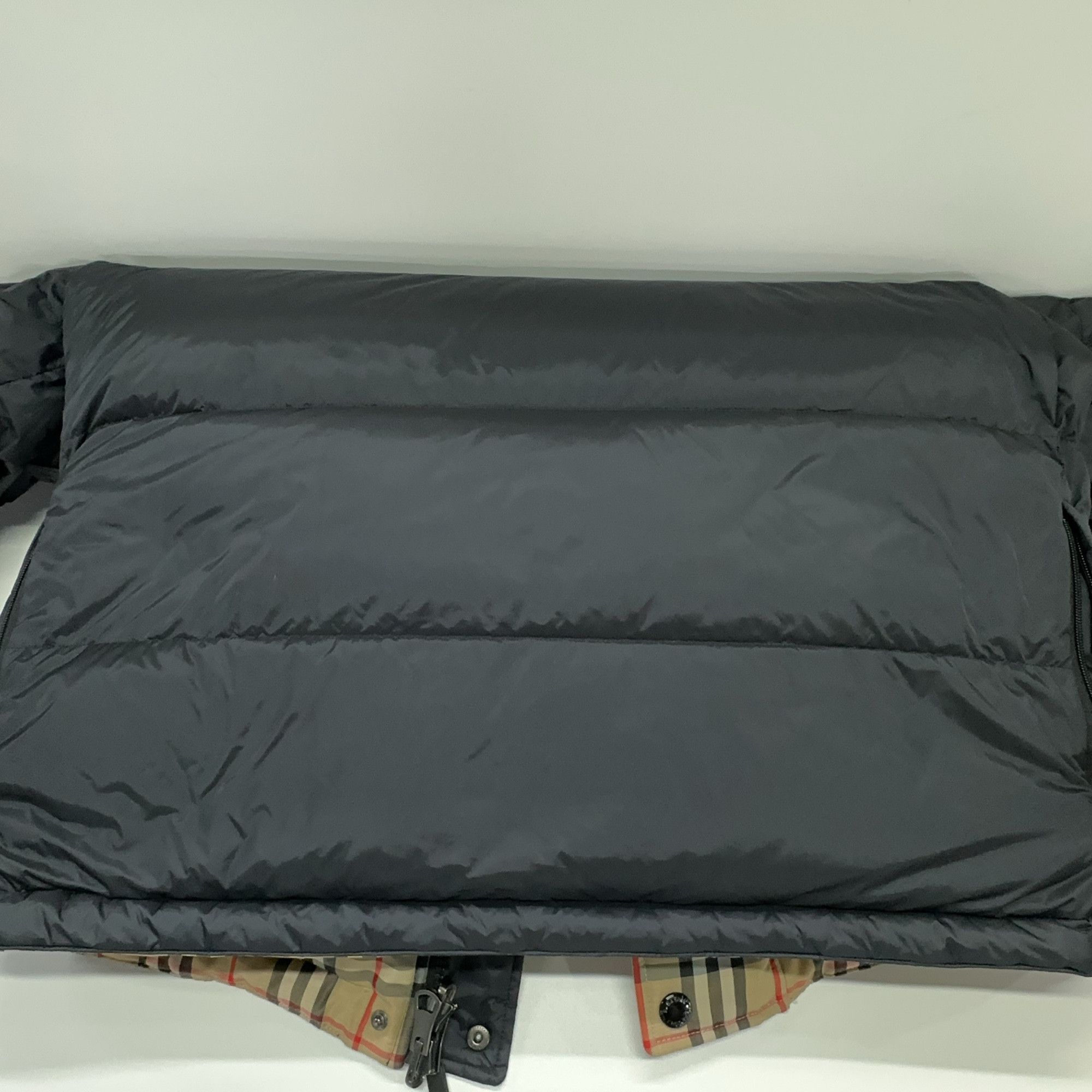 Burberry Burberry Reversible Plaid Puffer Jacket Size M Size US M / EU 48-50 / 2 - 15 Thumbnail