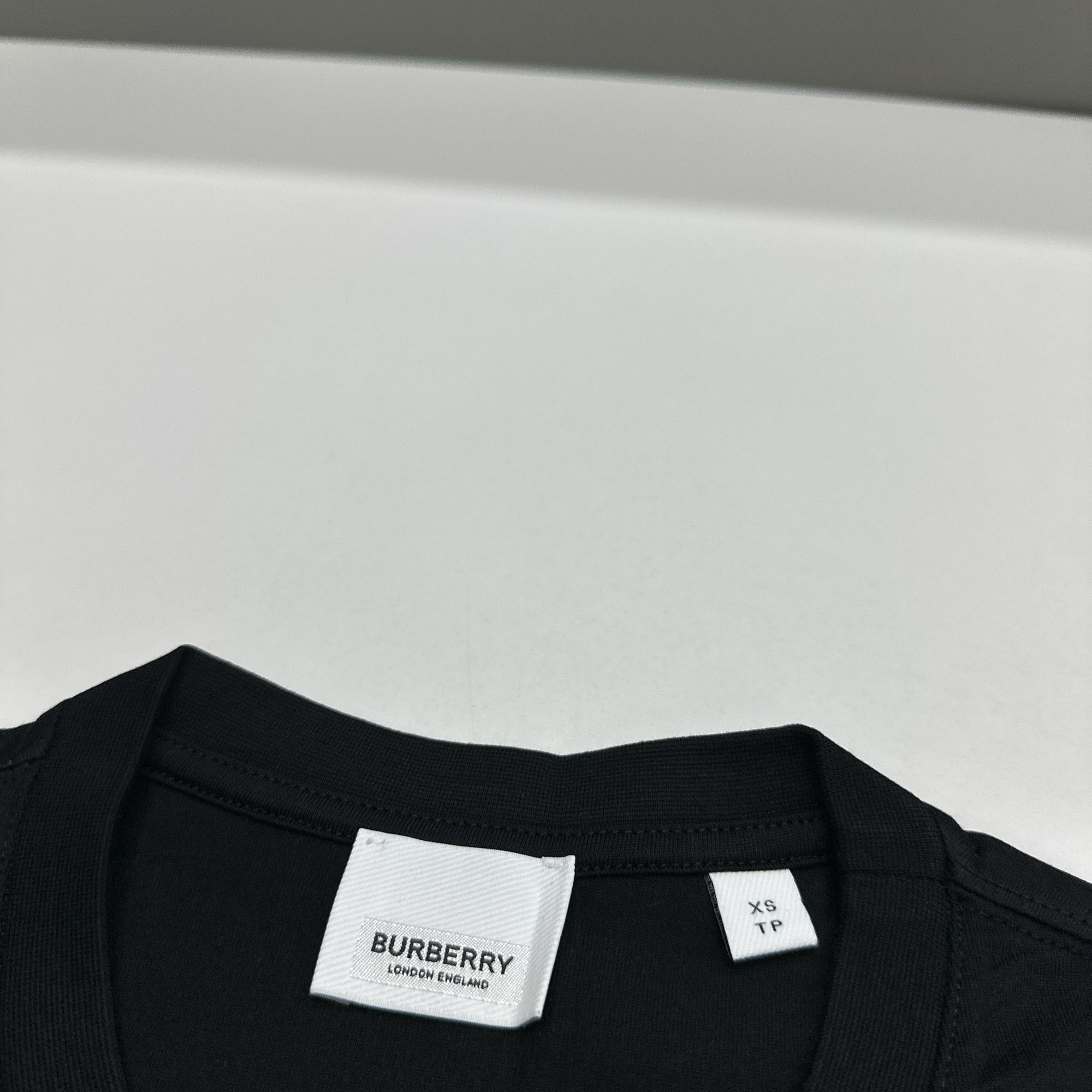 Burberry Burberry Logo Graphic T-Shirt XS Size US XS / EU 42 / 0 - 3 Thumbnail