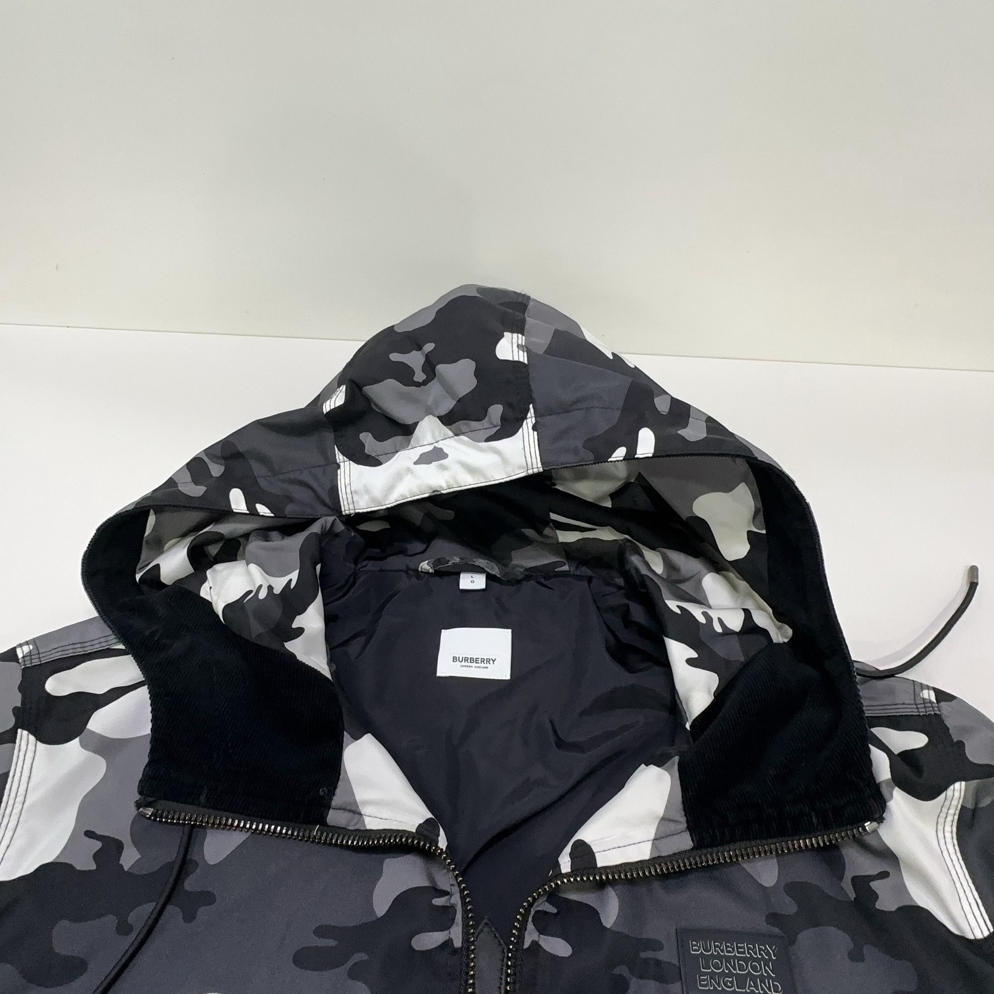 Burberry Burberry Camo Logo Zip Hoodie Jacket Size L Size US L / EU 52-54 / 3 - 5 Thumbnail