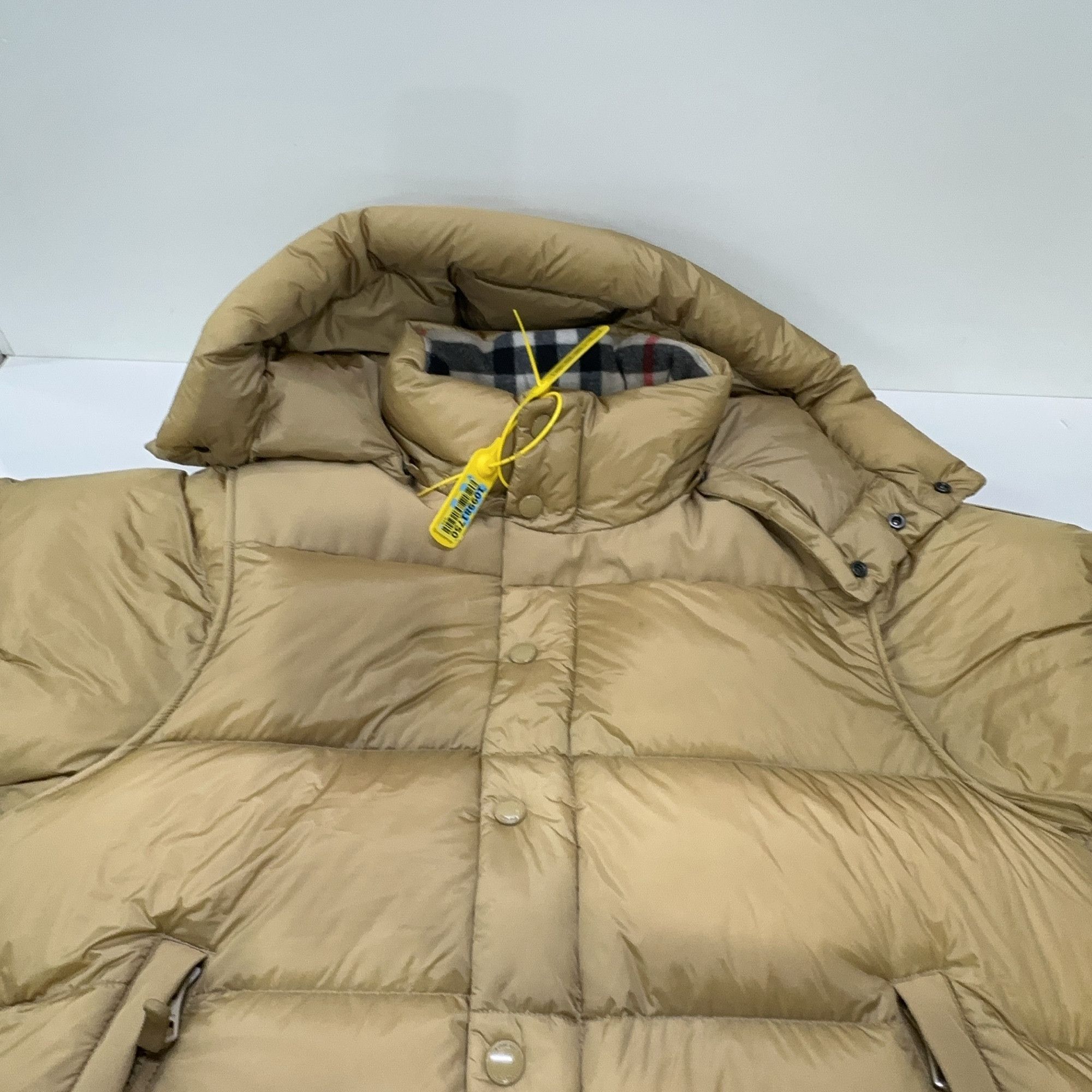 Burberry Burberry Honey Puffer Jacket Size M Size US M / EU 48-50 / 2 - 9 Thumbnail