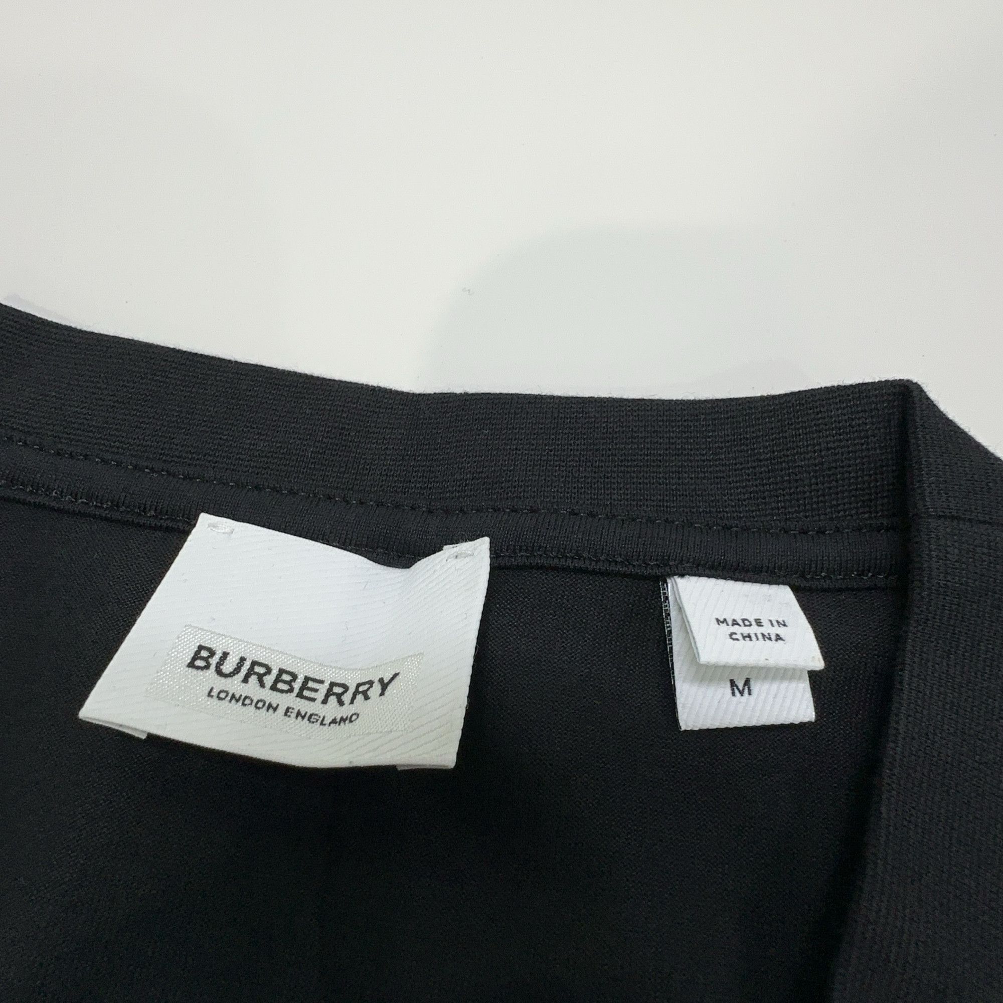 Burberry Burberry TB Equestrian Knight Logo T-Shirt Size M Size US M / EU 48-50 / 2 - 4 Thumbnail