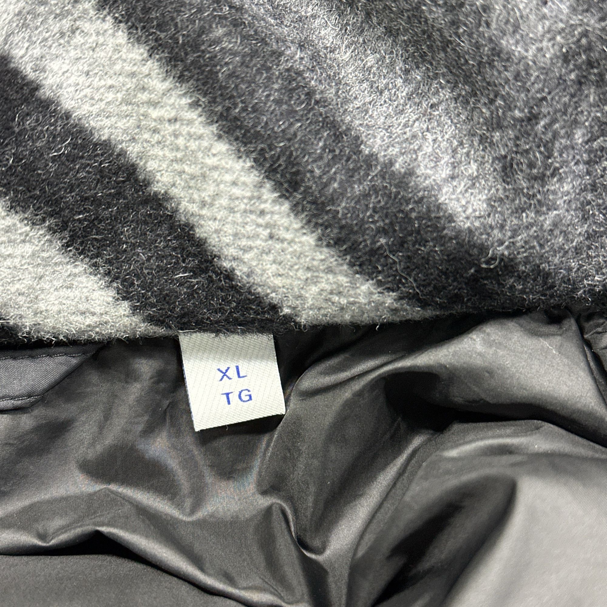Burberry Burberry Hooded Down Puffer Jacket Size XL Size US XL / EU 56 / 4 - 3 Thumbnail