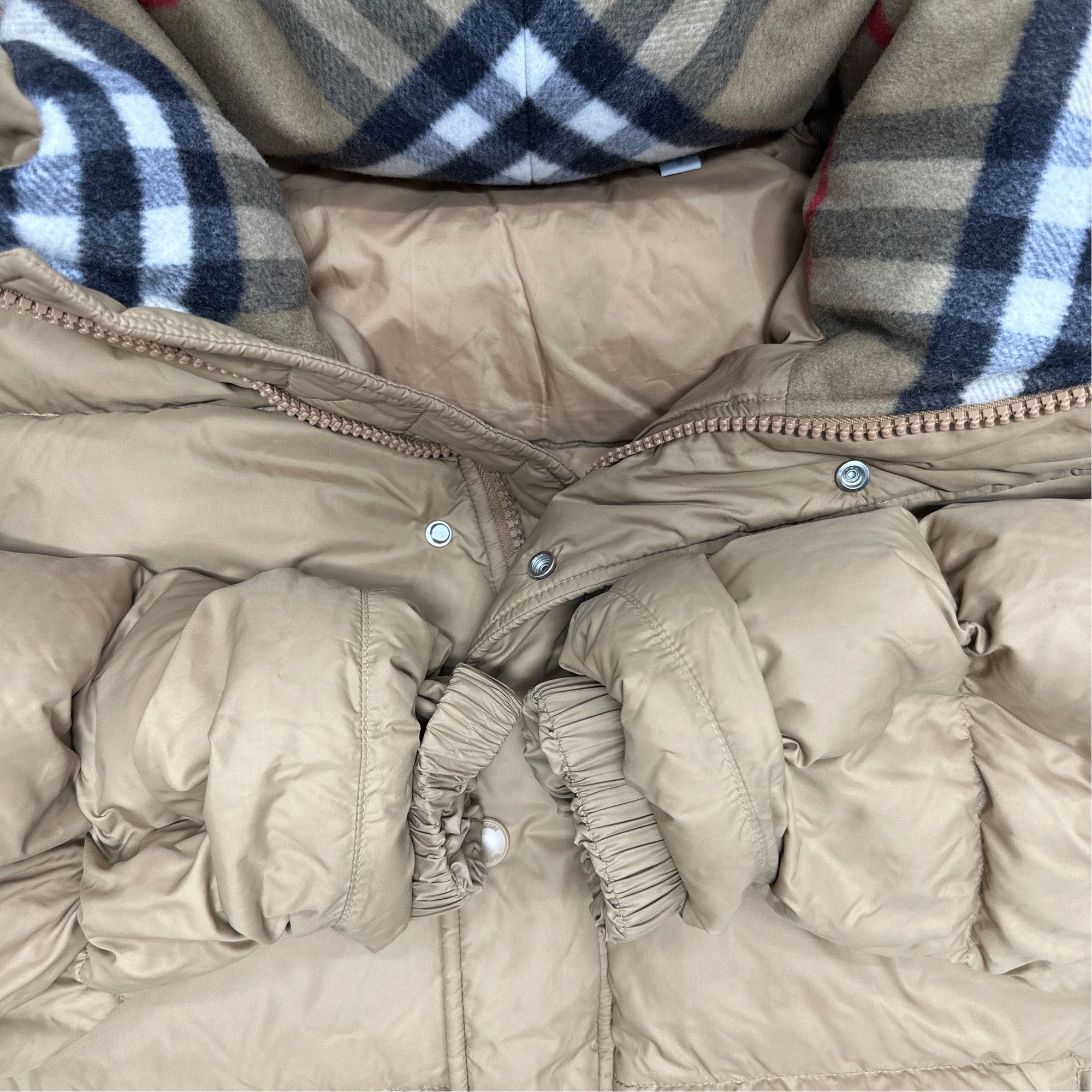 Burberry Burberry Check Hood Puffer Jacket Size L Size US L / EU 52-54 / 3 - 8 Thumbnail