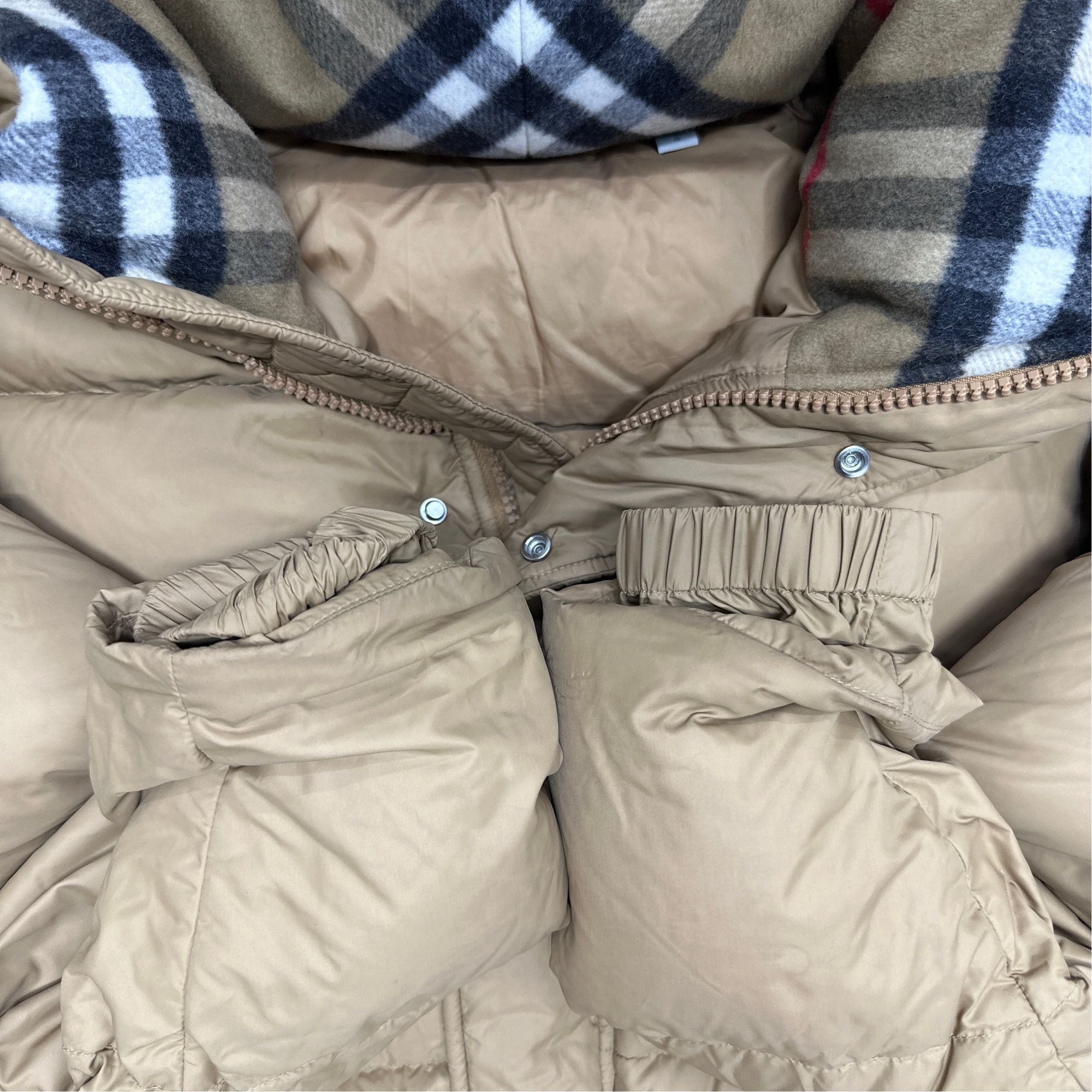 Burberry Burberry Check Hood Puffer Jacket Size L Size US L / EU 52-54 / 3 - 9 Thumbnail