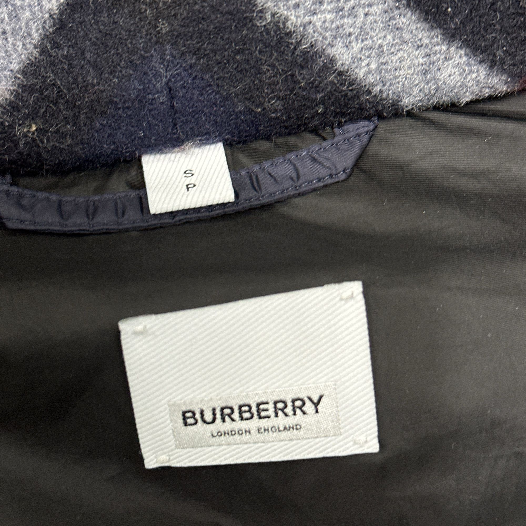 Burberry Burberry Convertible Sleeve Puffer Jacket Size S Size US S / EU 44-46 / 1 - 4 Thumbnail