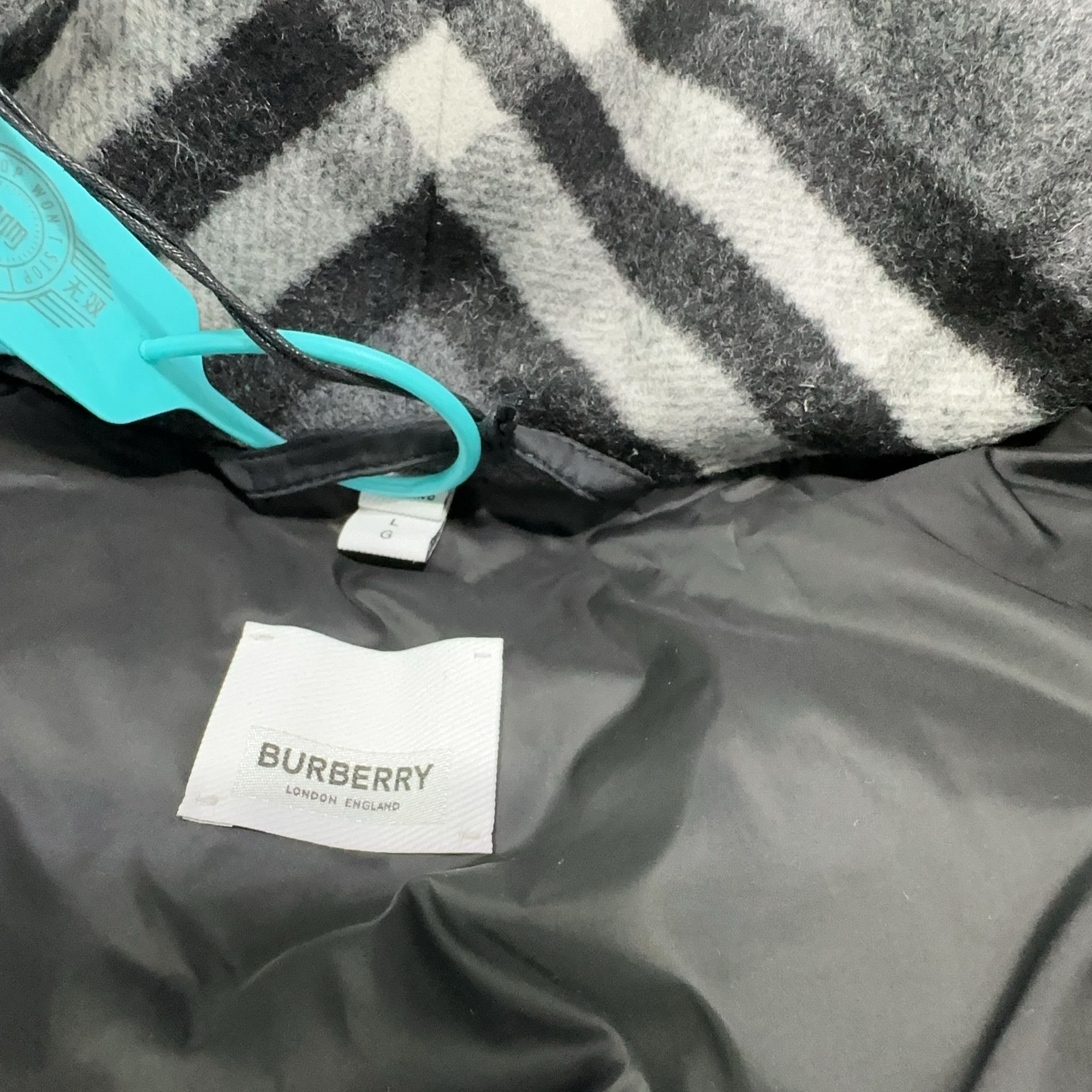 Burberry Burberry Logo Down Puffer Jacket Size L Size US L / EU 52-54 / 3 - 4 Thumbnail