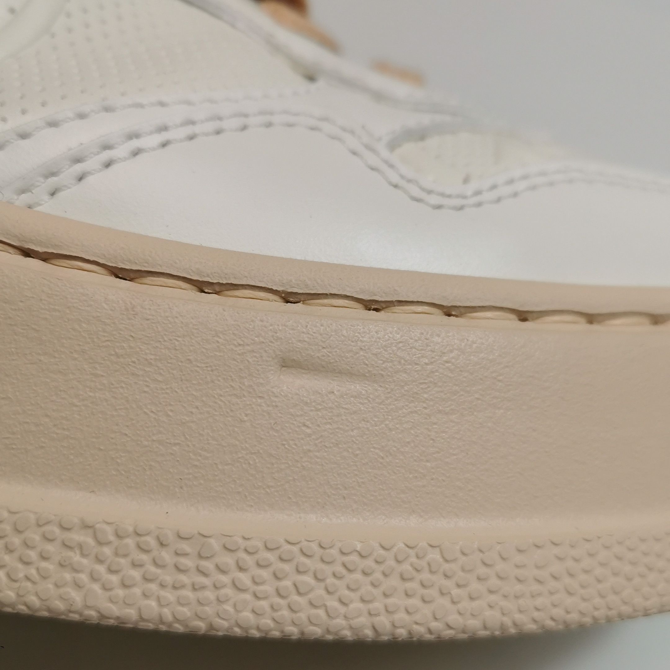 Gucci Gucci Women 6 Lowtop Sneakers Size US 6 / IT 36 - 7 Thumbnail