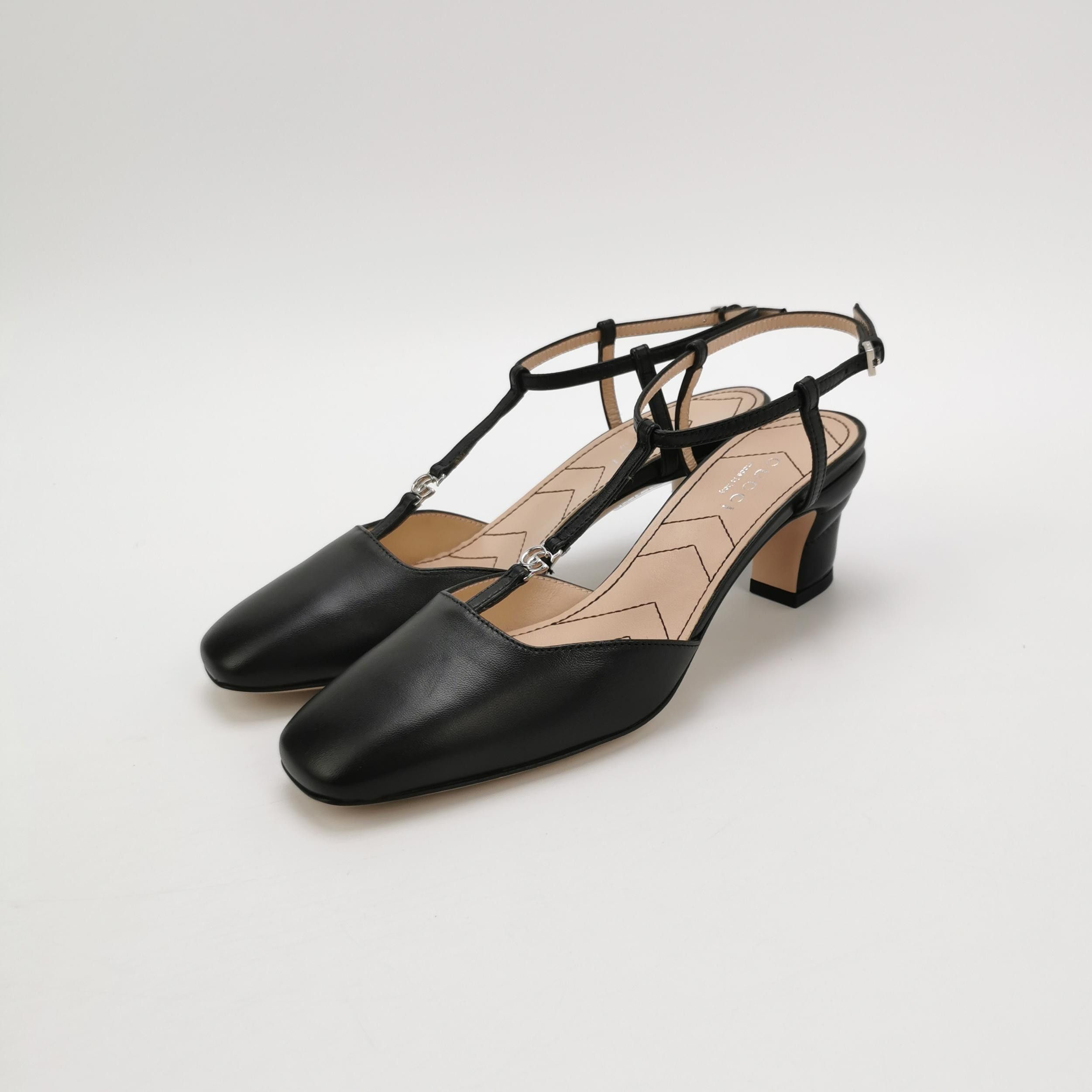 Gucci Gucci Women 5 Heels Size US 5 / IT 35 - 2 Thumbnail