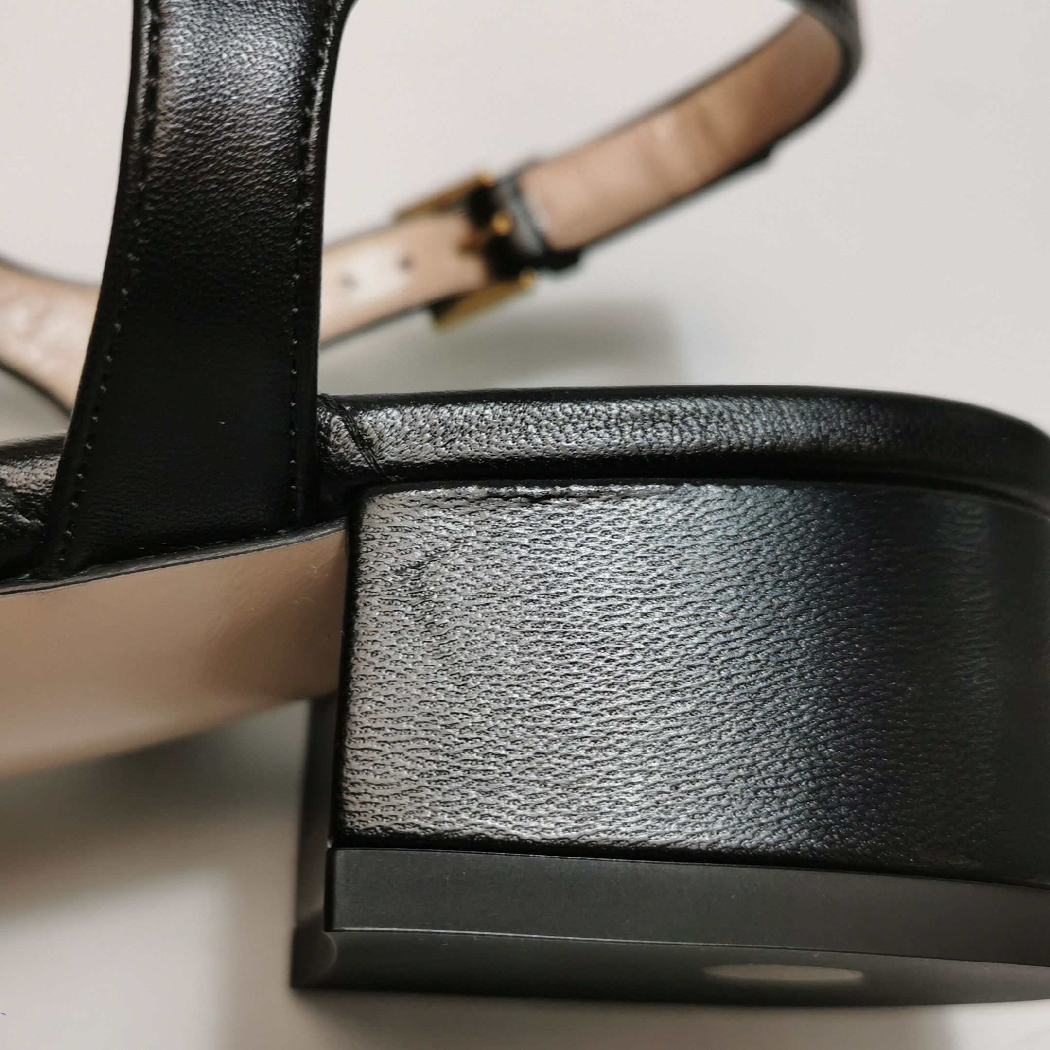 Gucci Gucci Women 5-5 Sandals Size US 5.5 / IT 35.5 - 7 Thumbnail