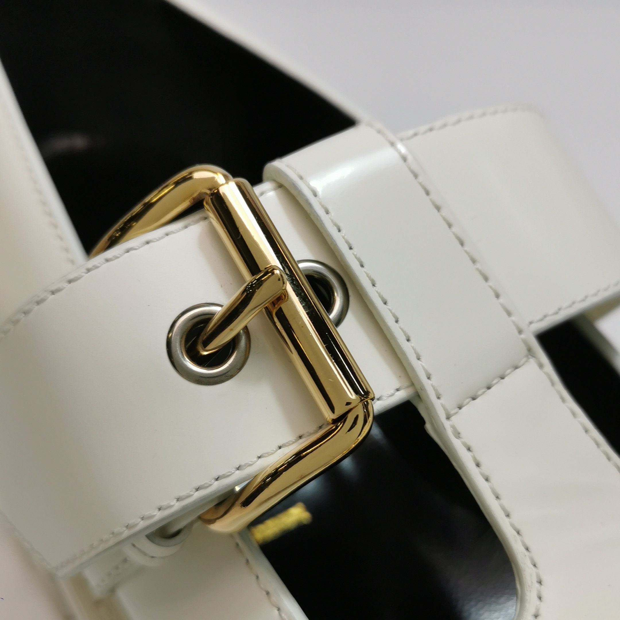 Gucci Gucci Women 6-5 Flats Size US 6.5 / IT 36.5 - 10 Thumbnail