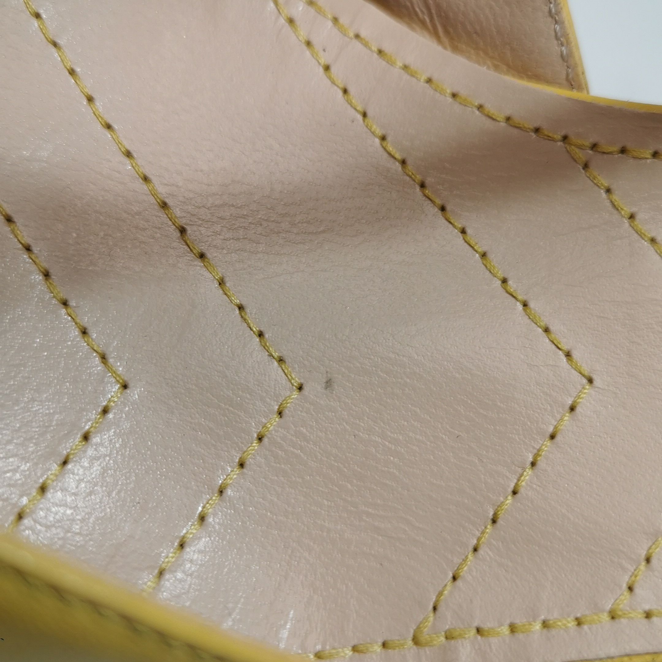 Gucci Gucci Women 8 Heels Size US 8 / IT 38 - 9 Thumbnail